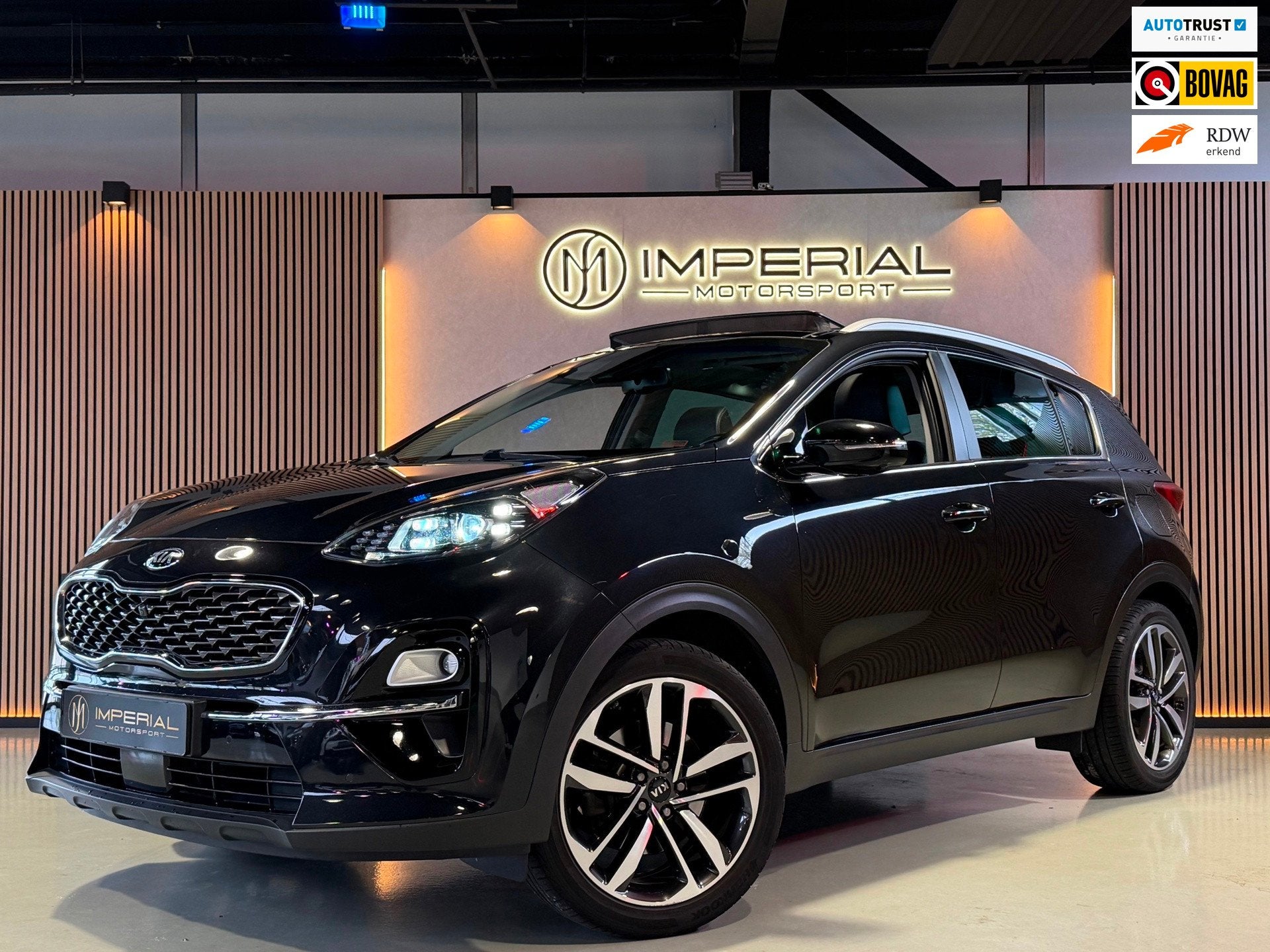 Kia SPORTAGE 1.6 T-GDI DynamicLine Pano|360|Keyles|Led|Stuur, Auto's, Gebruikt, 4 cilinders, 1445 kg, Zwart