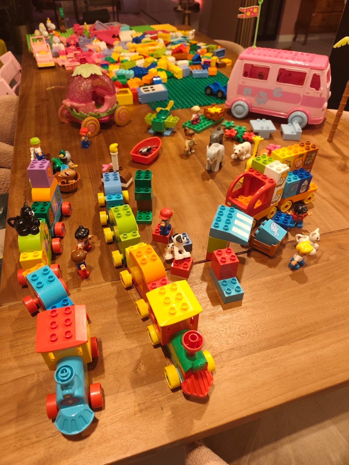 Duplo verzameling 8kg met oa complete set en hello kitty, Kinderen en Baby's, Gebruikt, Duplo, Complete set, Inclusief accessoires