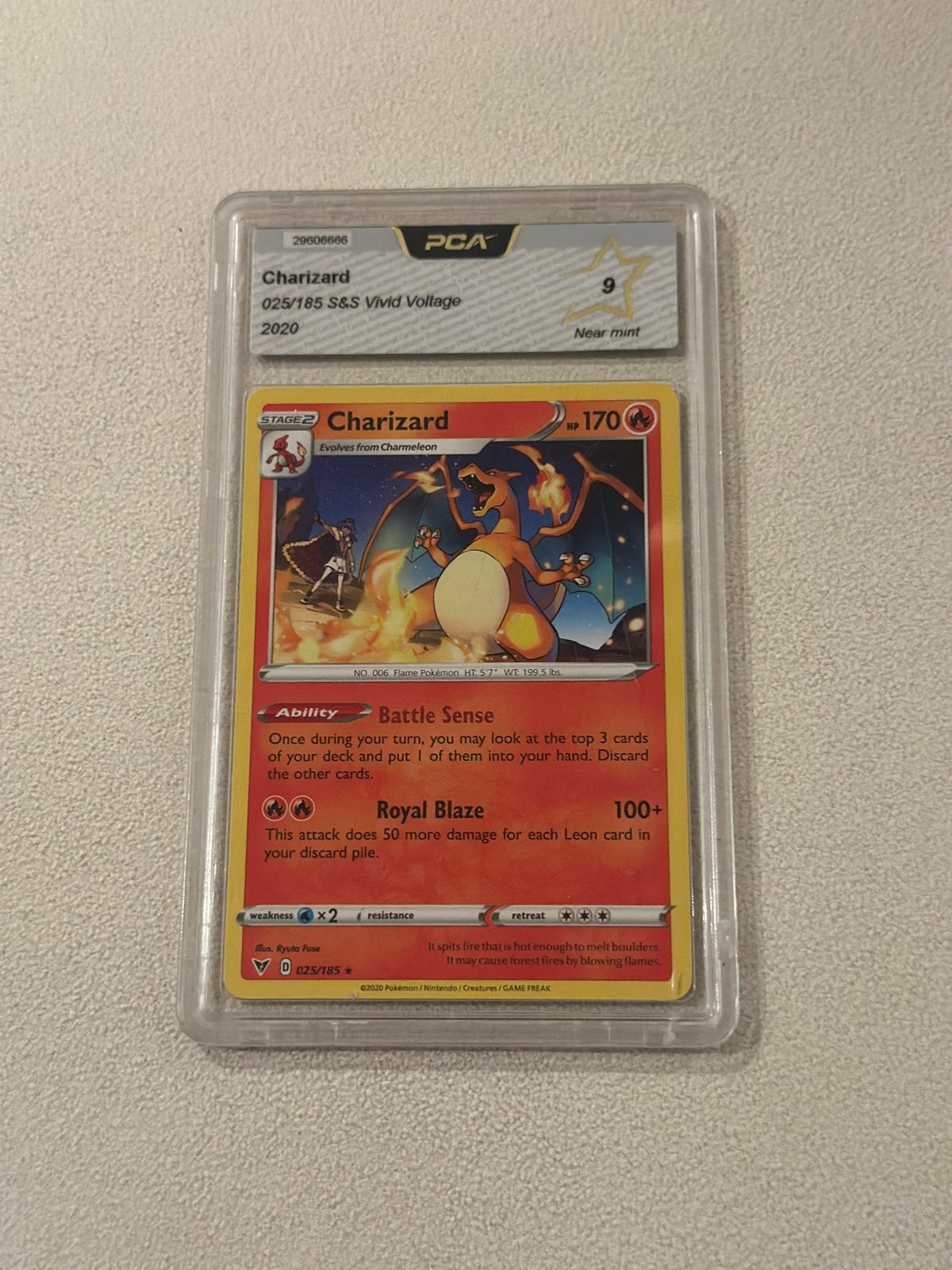 Charizard 025/185 PCA Graded 9 Pokemon Kaart Vivid Voltage, Ophalen of Verzenden, Zo goed als nieuw, Losse kaart