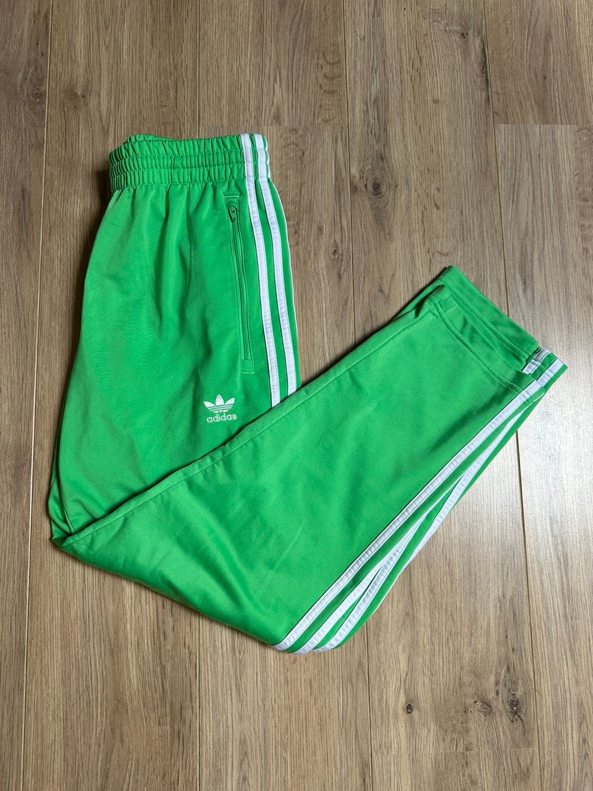 Groene Adidas firebird broek, Maat 38/40 (M), Overige typen, Ophalen of Verzenden, Zo goed als nieuw