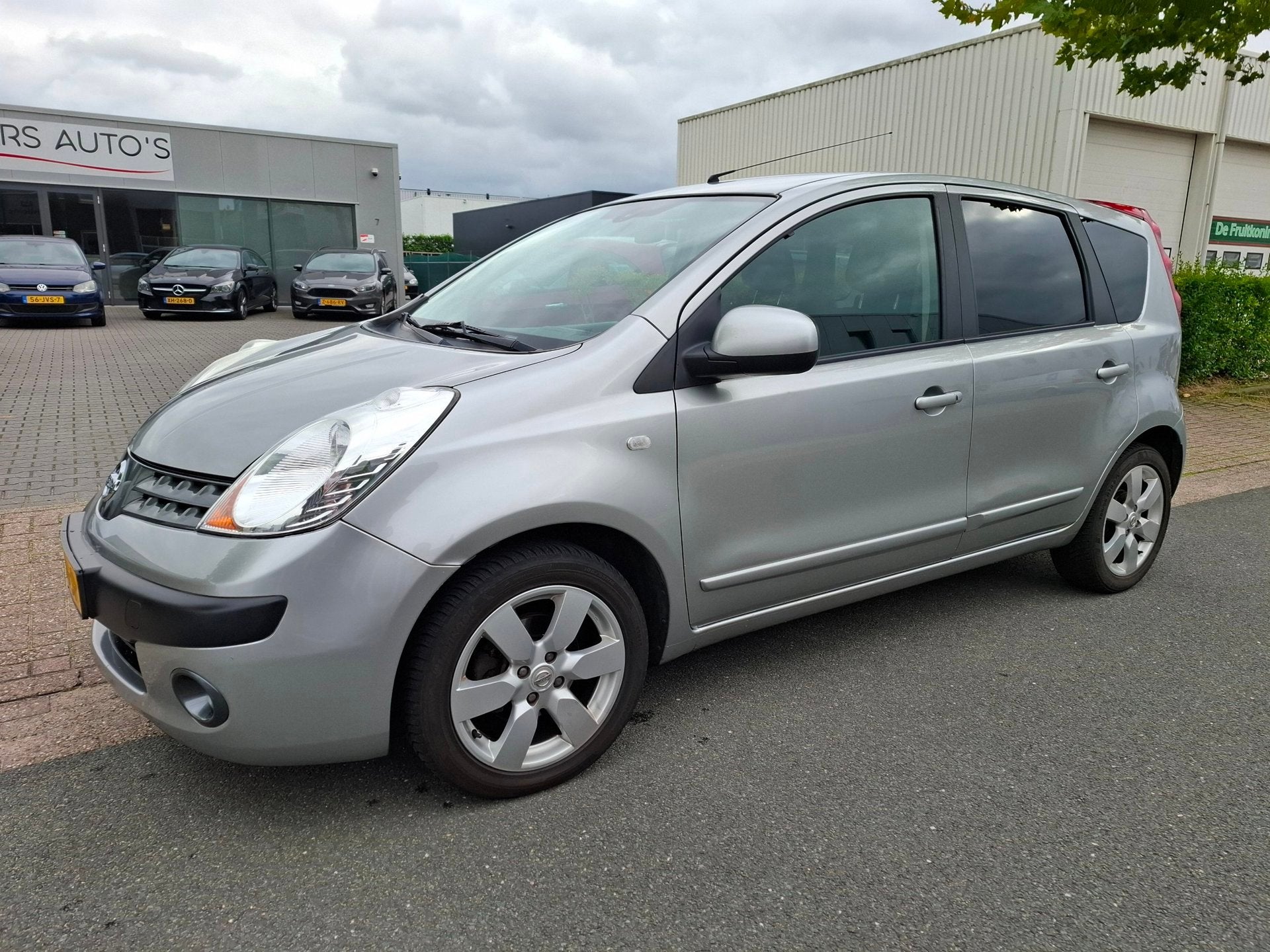 Nissan Note 1.6 Visia AUTOMAAT/KEYLESS/CLIMA!, Automatische klimaatregeling, Stof, Gebruikt, 4 cilinders