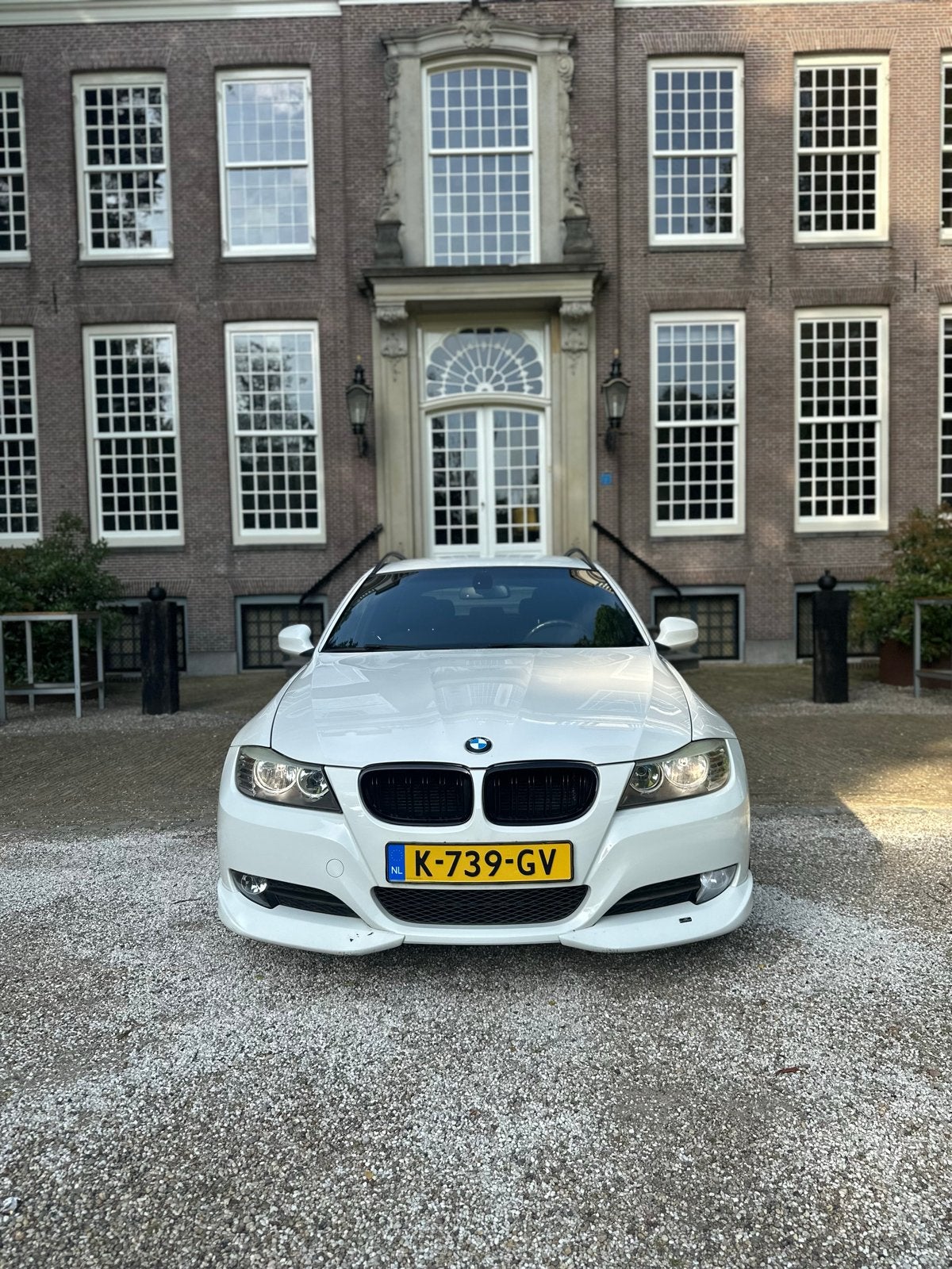 BMW 318i touring 2010 138xxxkm, Auto's, Stof, Zwart, Wit, Handgeschakeld