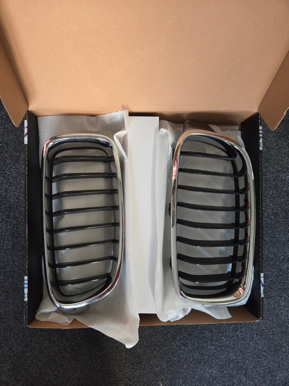 Nieuwe Nieren Grill Glans Zwart Chroom voor BMW F31, Auto-onderdelen, Voor, Nieuw, Ophalen of Verzenden, Bumper