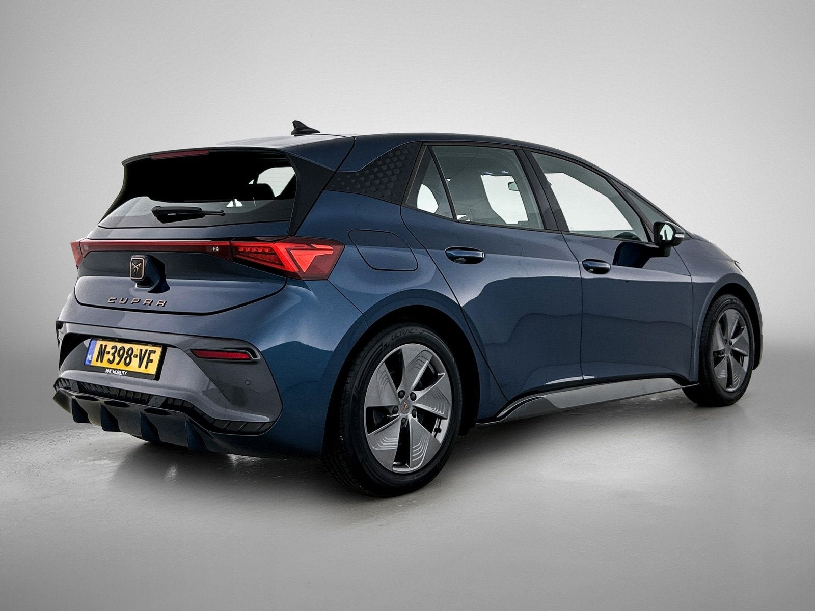 CUPRA Born Business One 62 kWh | ACC | Clima | Navi | 12 maa, Auto's, Gebruikt, Blauw, Origineel Nederlands, Onderhoudsboekje