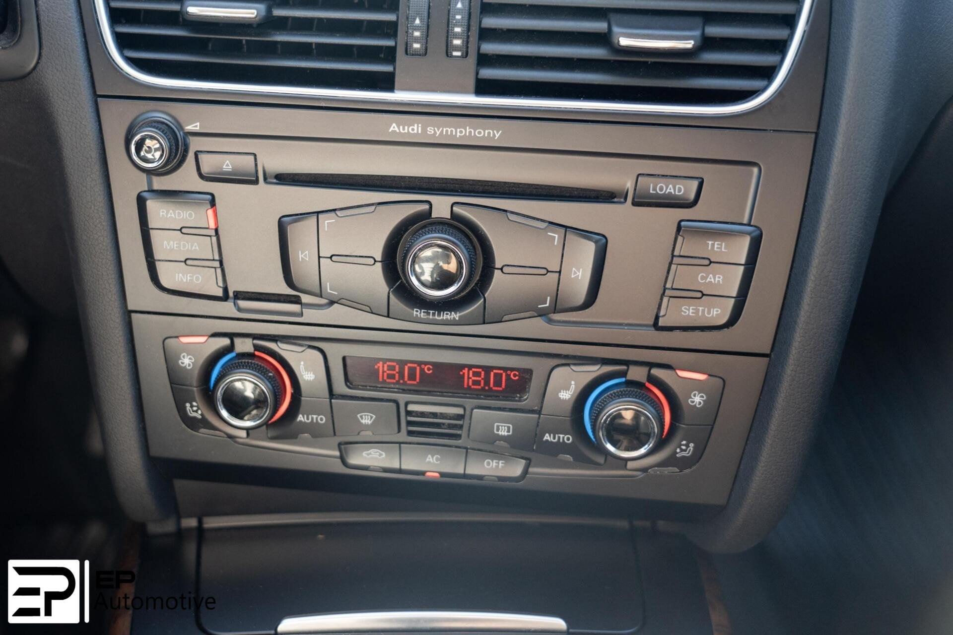 AUDI A4 ALLROAD 3.0 V6 TDI QUATTRO 239ch - BVA 7 - CUIR/ALCANTARA - JANTES 19" - ATTELAGE - SIÈGES CHAUFFANTS