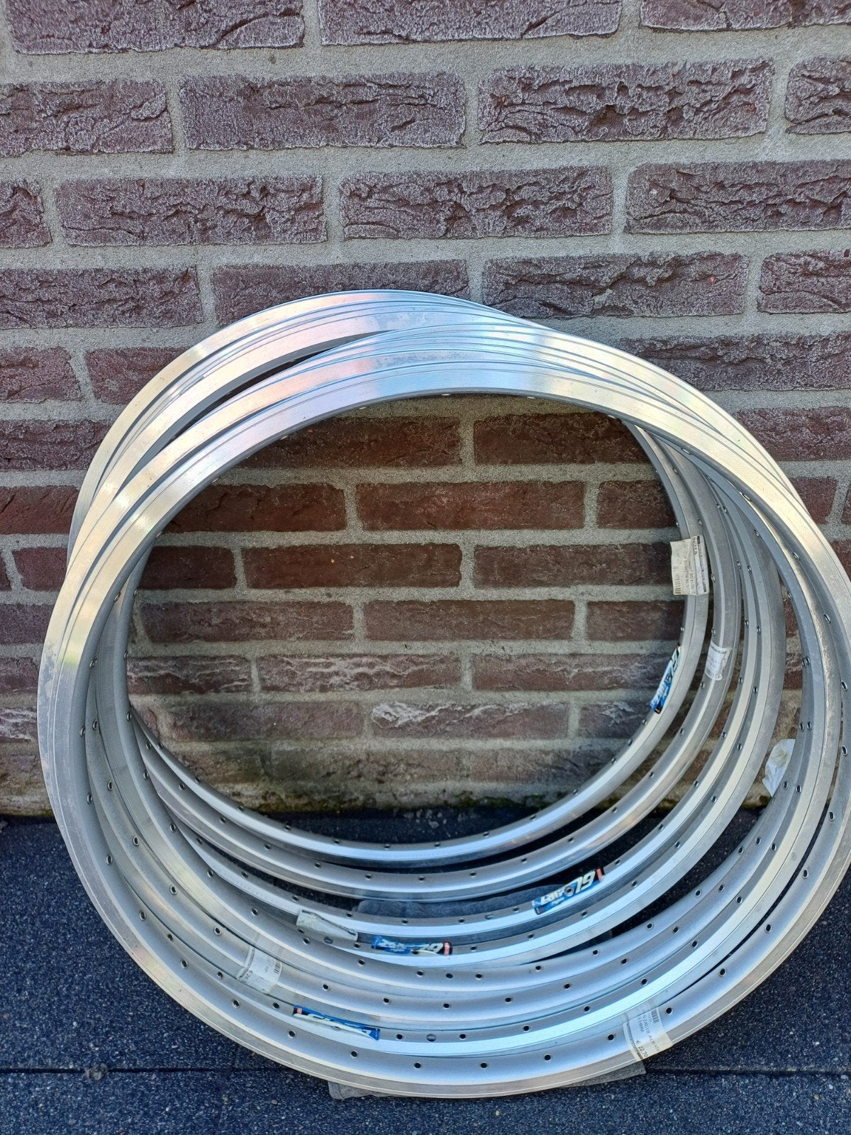24x NOS velgen en wielen 26 en 28 inch IN 1 KOOP!!!, Ophalen, Nieuw, Wiel