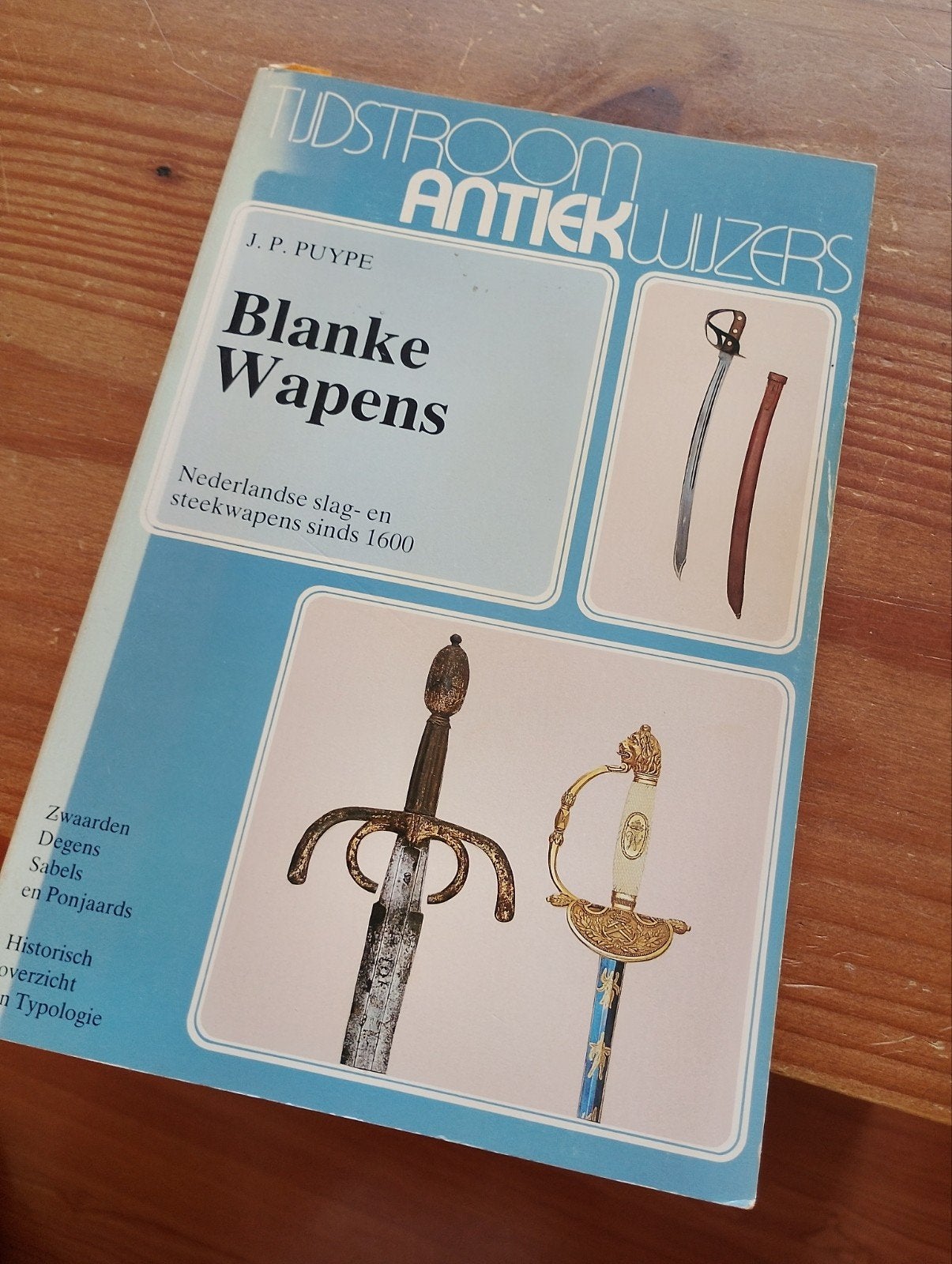 Boek NEDERLANDSE BLANKE WAPENS sabel dolk bajonet, Ophalen of Verzenden, Landmacht, Nederland, Boek of Tijdschrift