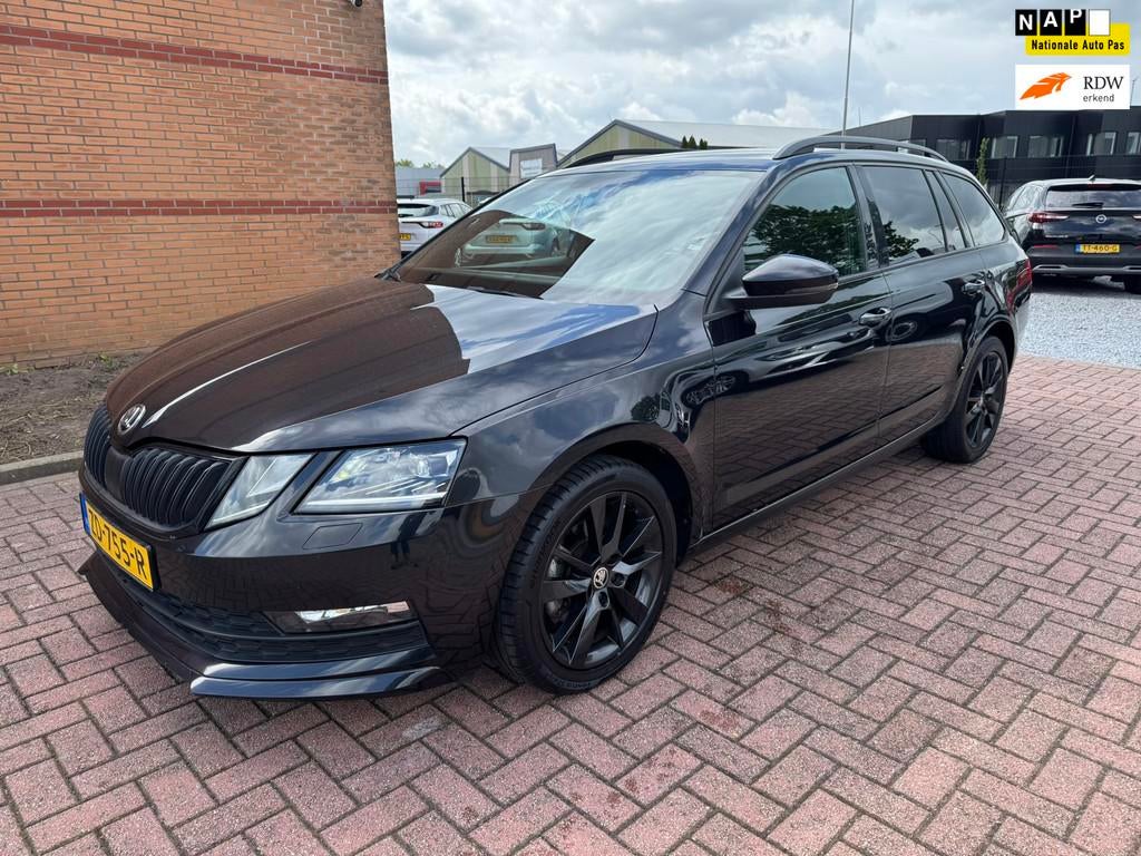 Skoda Octavia Combi 1.0 TSI Greentech Sport Business, Full L, Auto's, Skoda, Voorwielaandrijving, Gebruikt, 116 pk, Zwart