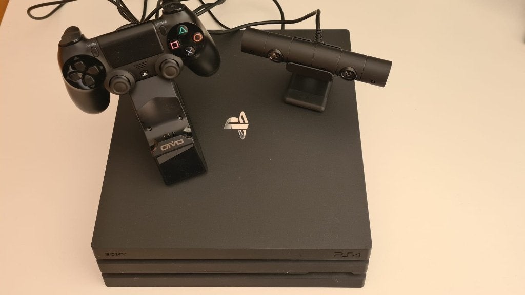 PS4 Pro 1TB met controller en camera, Ophalen, Zo goed als nieuw, 1 TB, Met 1 controller
