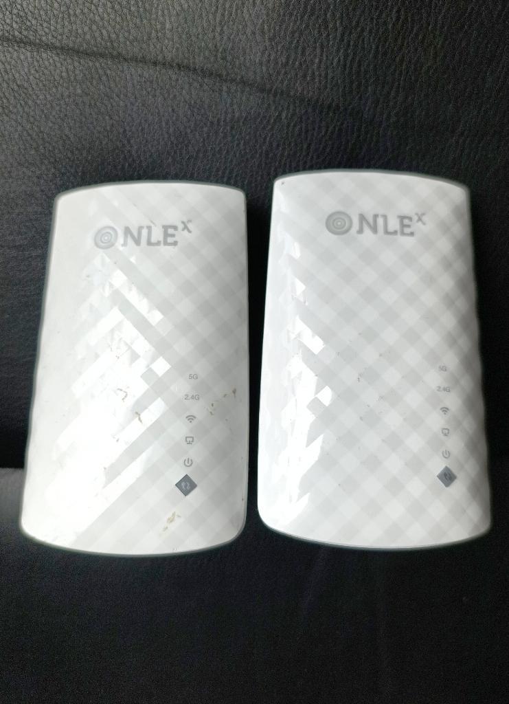 2 Stuks TP-link Wifi Versterker AC750 RE200, Computers en Software, WiFi-versterkers, Ophalen, Tp-link