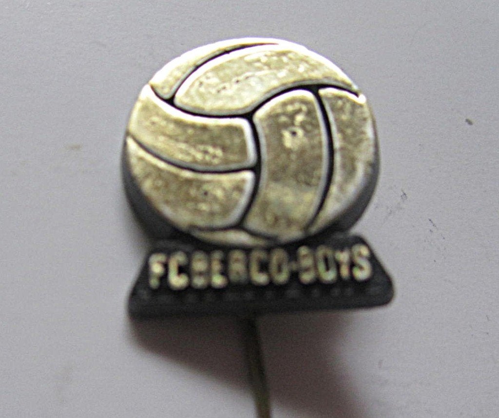 speld  F.C.BERCO BOYS    goud  voetbalclub, Ophalen of Verzenden, Gebruikt, Sport