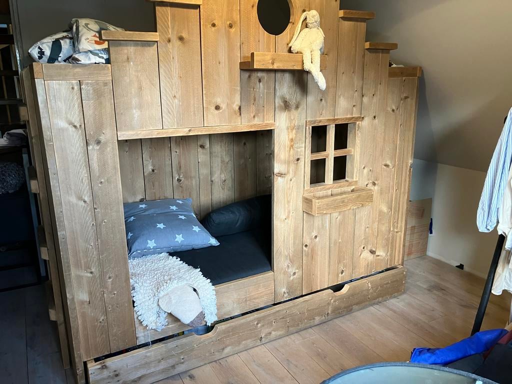 Saartje Prum Houten Boomhutbed/Huisjesbed met 3 Slaapplekken, Ophalen, Gebruikt, Overige typen