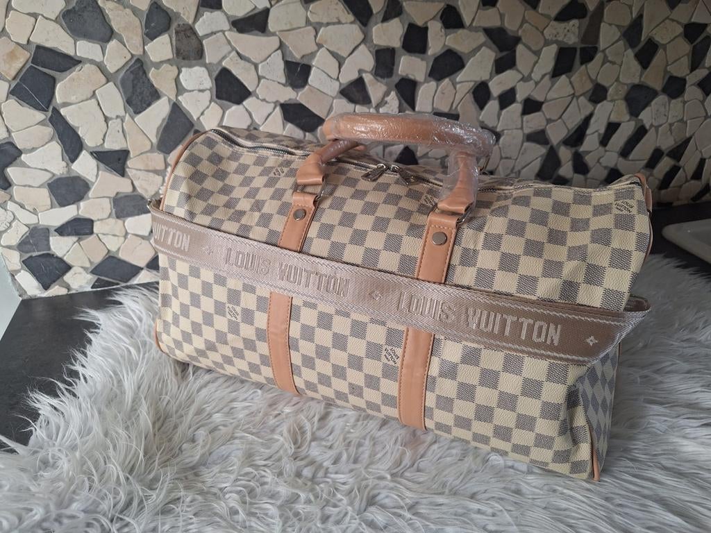 Louis vuitton reistas met hengsels en brede schouderband, Sieraden, Tassen en Uiterlijk, Tassen | Reistassen en Weekendtassen