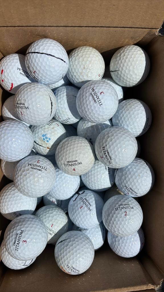 50 / 100 Wilson Titanium golfballen, Ophalen of Verzenden, Bal(len)