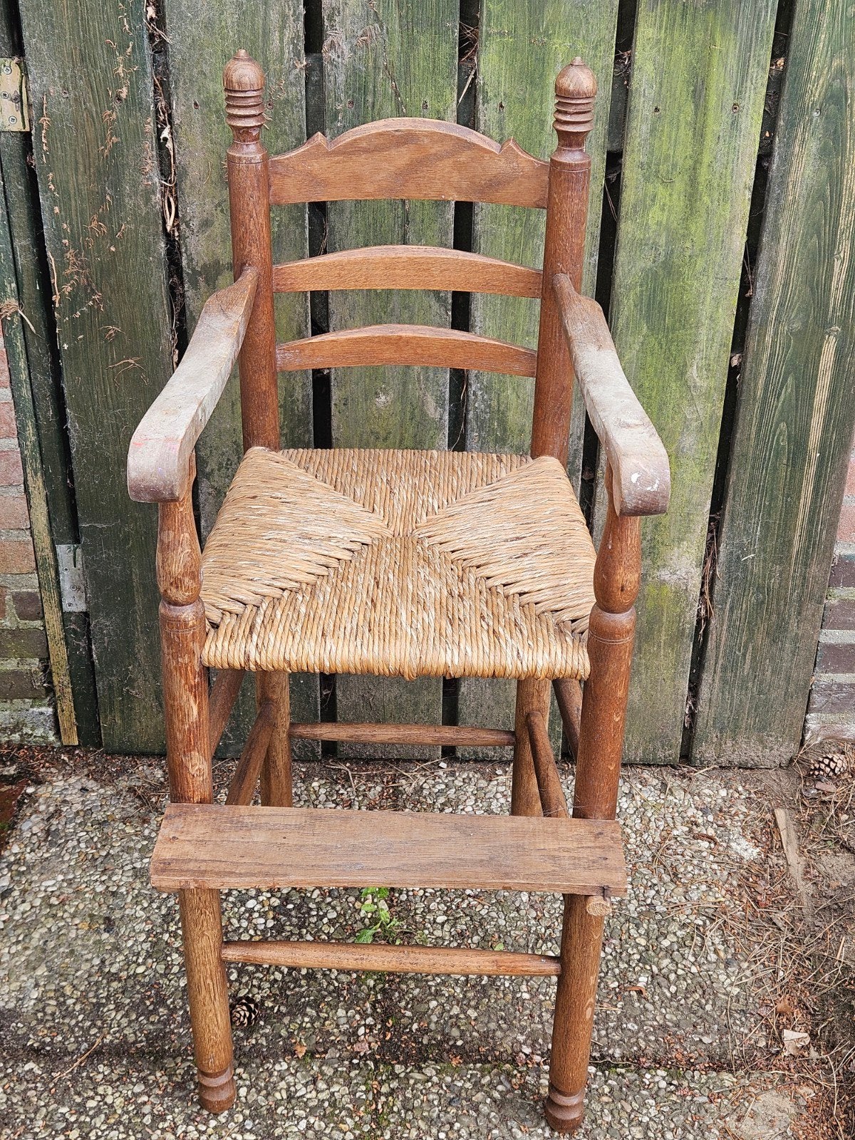 Vintage houten kinderstoel met rieten zitting, Ophalen