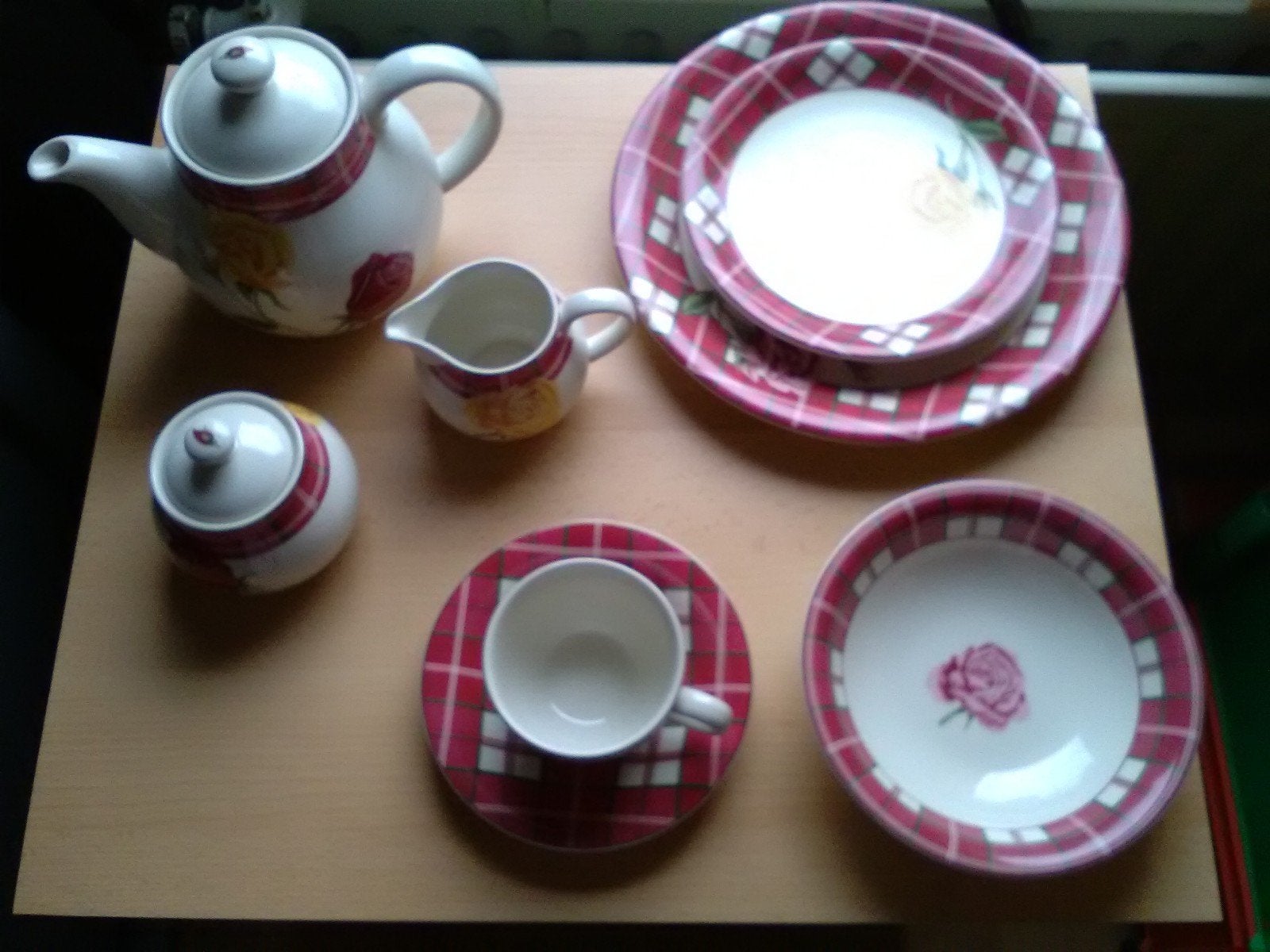 Van Cleef  Clayre en Eef  uitgebreid servies "nieuw", Ophalen, Keramiek, Nieuw, Overige stijlen