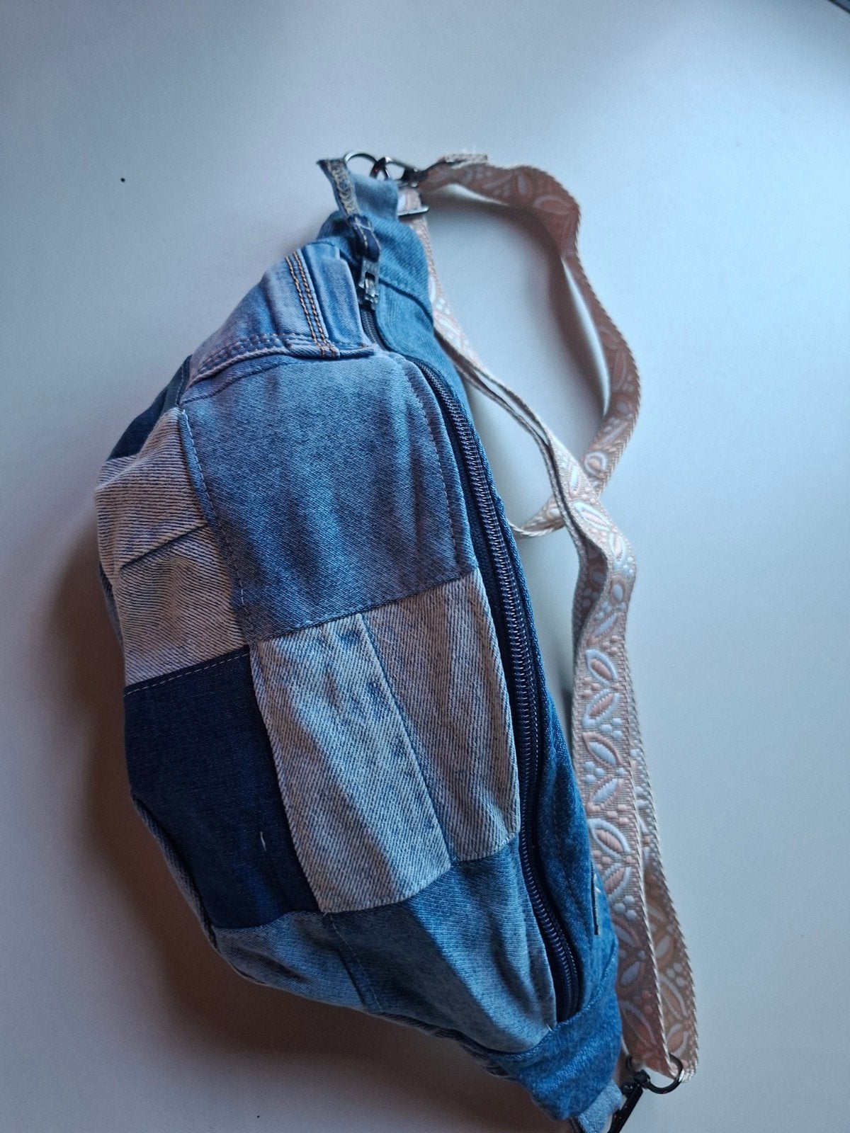 Unieke Upcycle Denim Crossbody Tas - Handgemaakt, Ophalen of Verzenden, Nieuw, Blauw, Overige typen