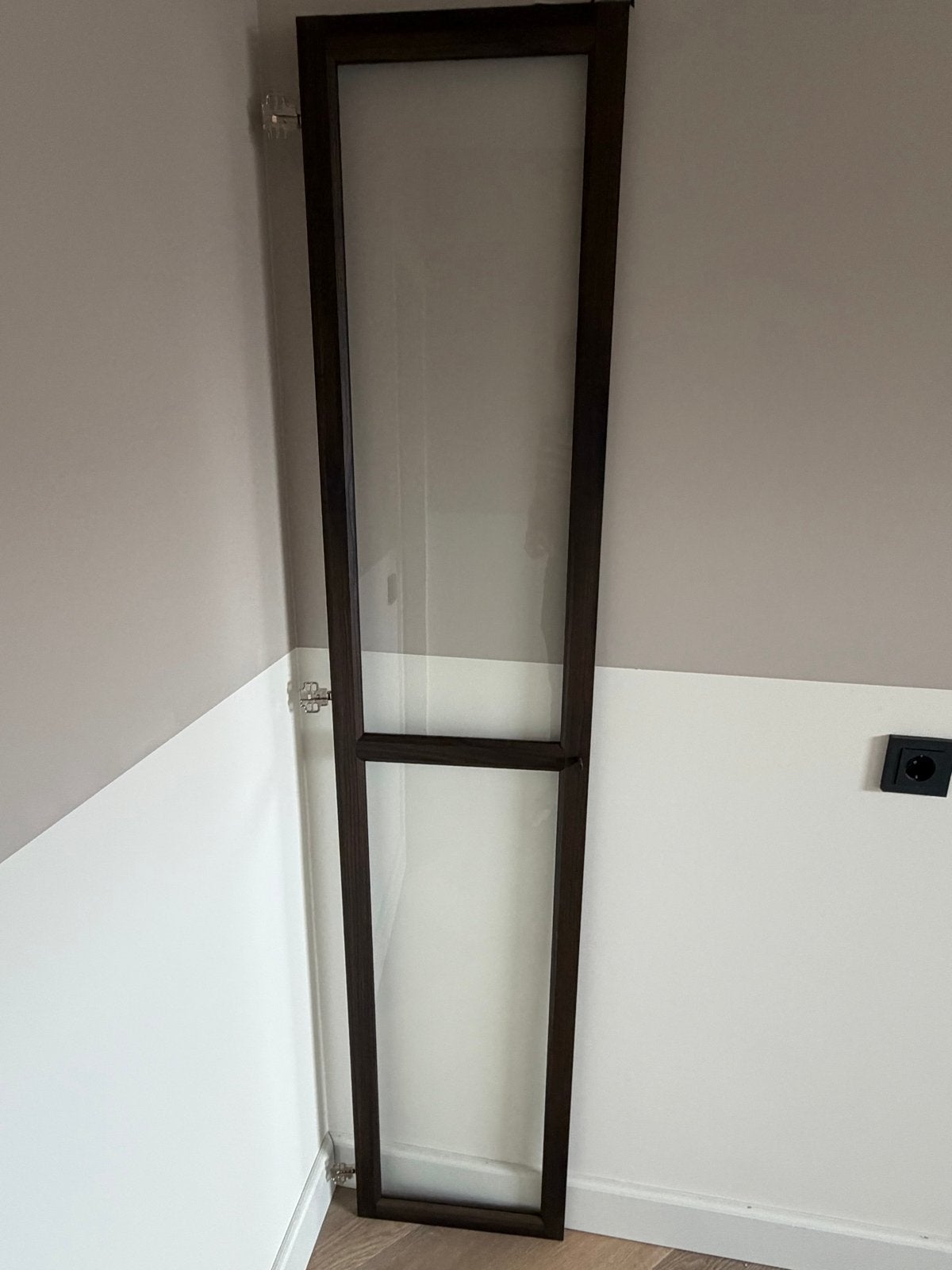 IKEA Billy / Oxberg vitrinedeur donkerbruin eiken + glas, Huis en Inrichting, Kasten | Boekenkasten, Ophalen, Minder dan 50 cm