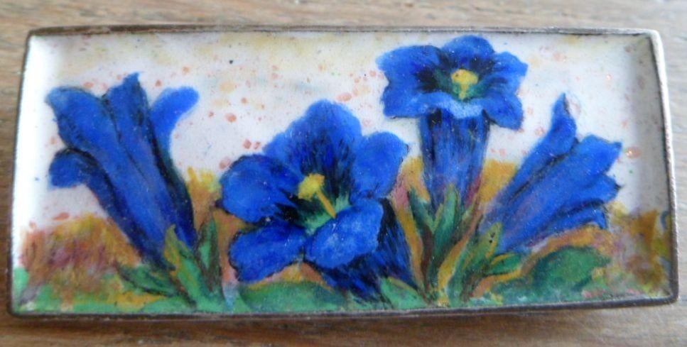 antiek: blauwe gentiaan bloemen emaille broche, Ophalen of Verzenden