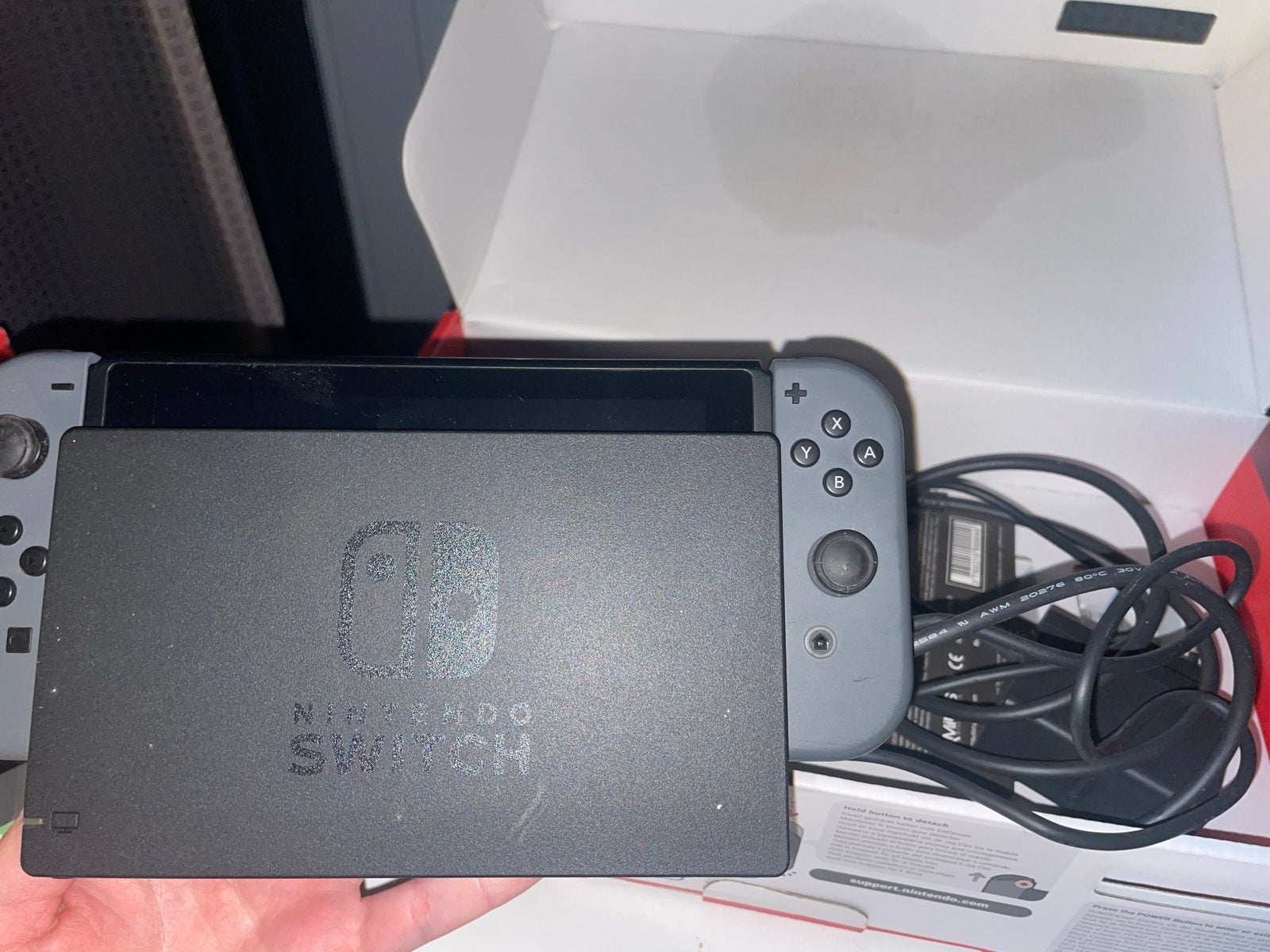 Nintendo Switch met Pokémon Let's Go Eevee en accessoires, Spelcomputers en Games, Spelcomputers | Nintendo Switch, Met games