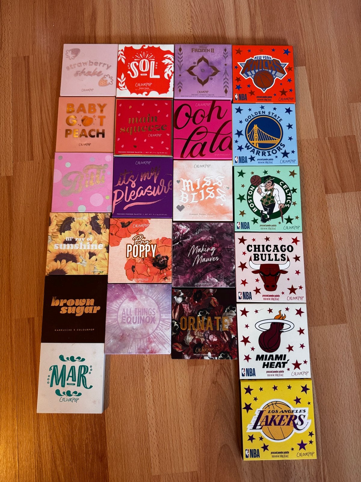 Colourpop make-up paletten - 9 kleuren per palette, Ophalen of Verzenden, Zo goed als nieuw, Make-up, Overige kleuren