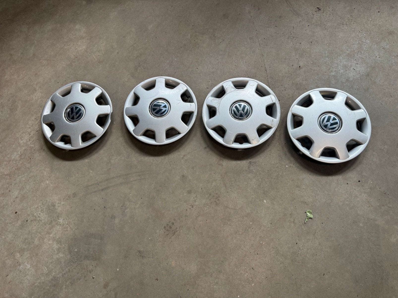 Volkswagen wieldoppen, Auto diversen, Ophalen, Gebruikt