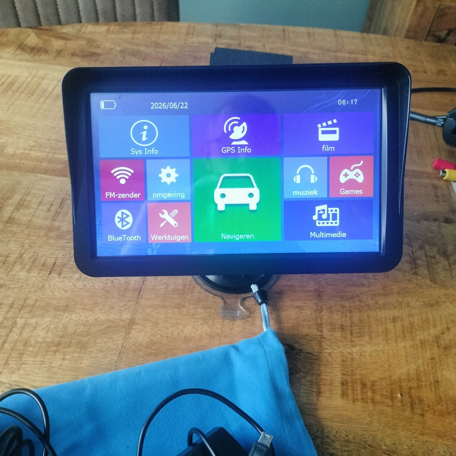 MEDiATEK GPS Navigatiesysteem met accessoires, Ophalen of Verzenden, Gebruikt