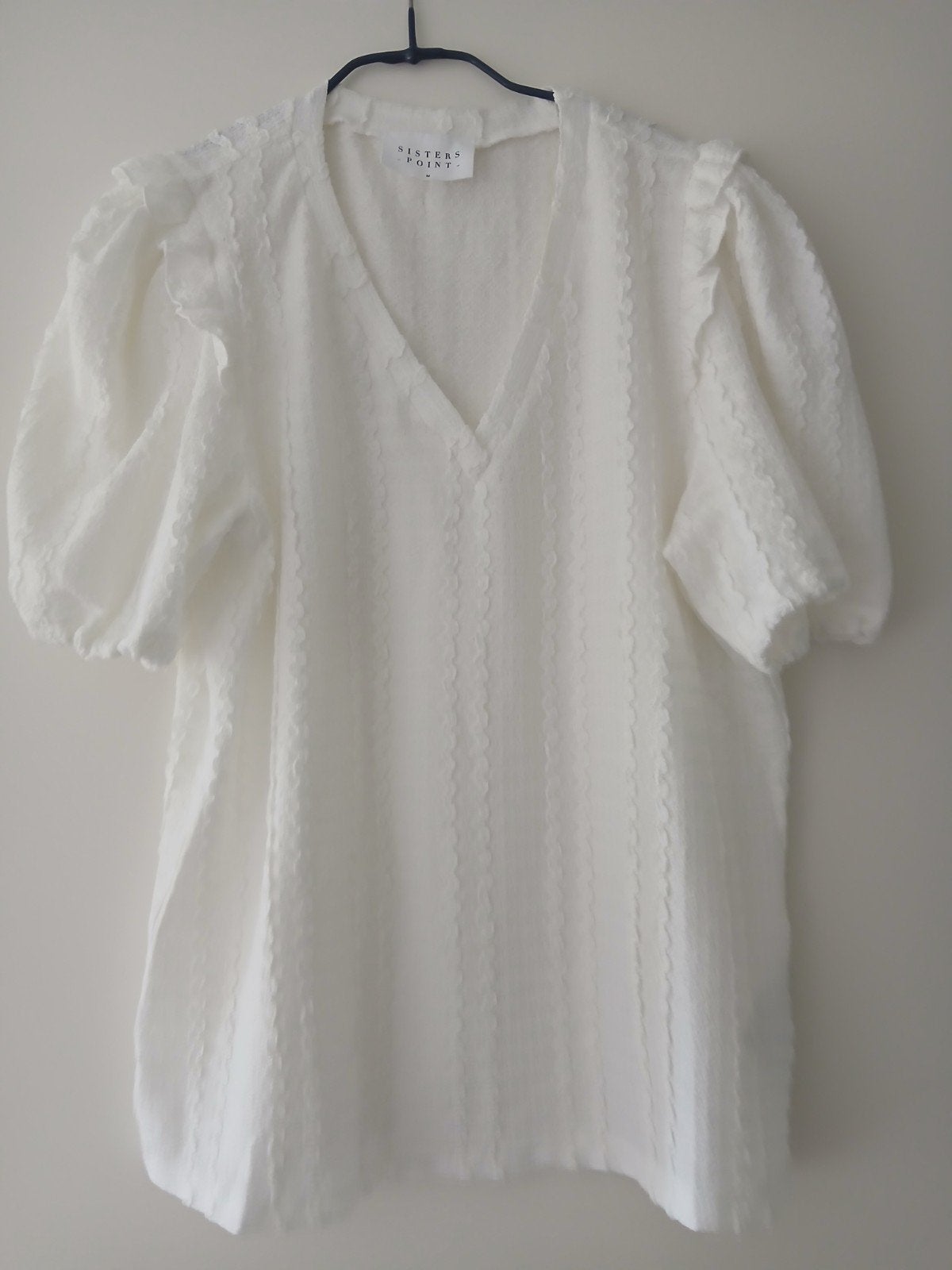 Sisters Point witte blouse met pofmouwen - Maat M, Maat 38/40 (M), Wit, Sisters Point, Nieuw