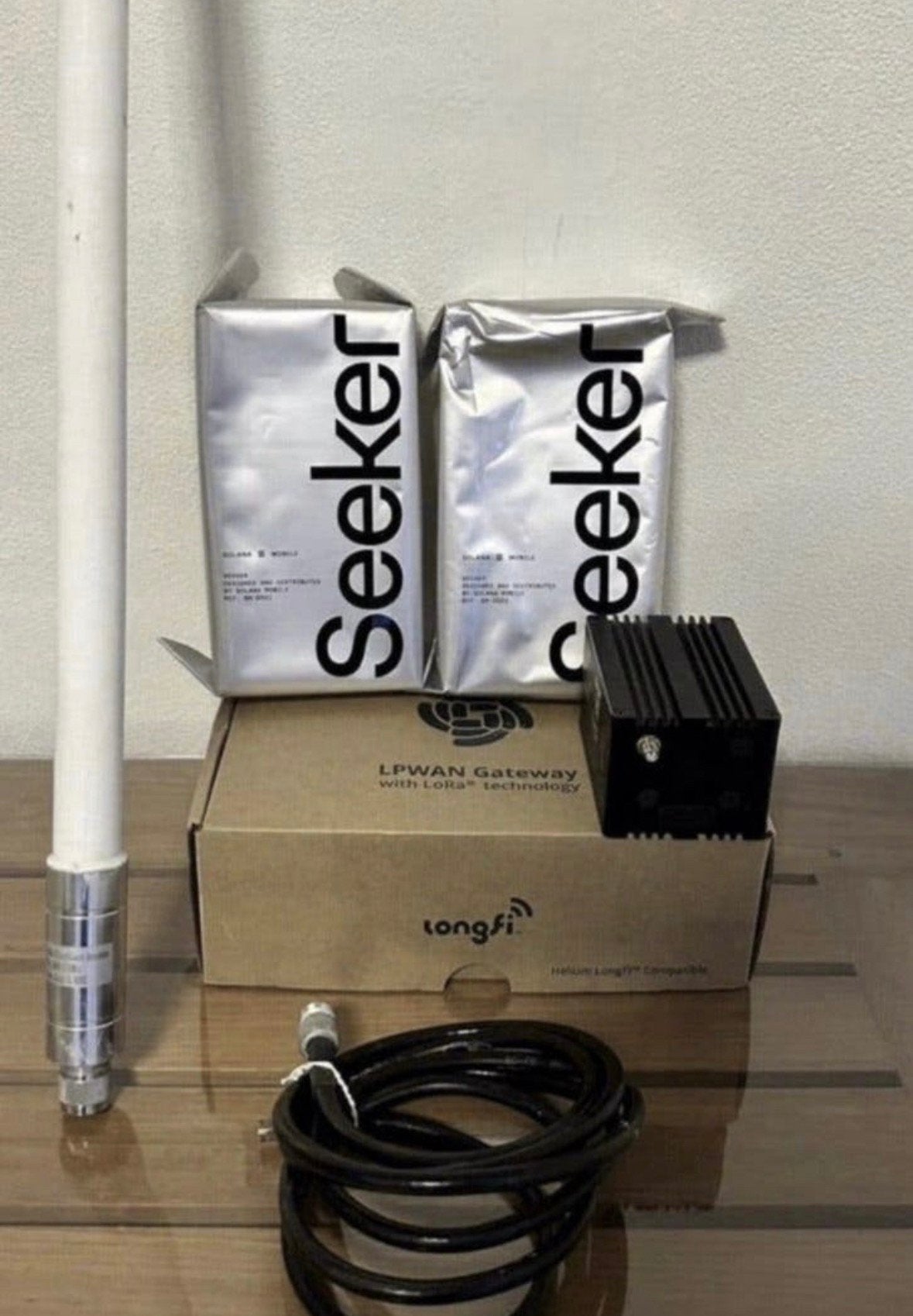 2 Solana Mobile Seeker + Helium Miner Compleet Web3 Pakket!, Ophalen of Verzenden, Nieuw, Antenne