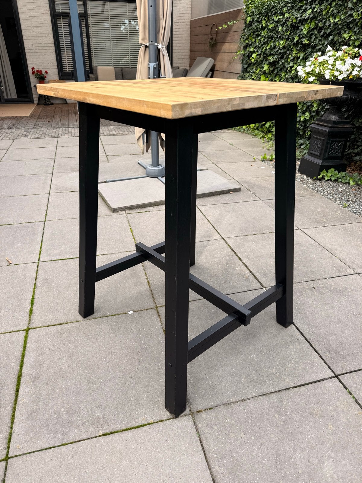 Bartafel SKOGSTA 74x74 cm - Houten blad, zwart onderstel, Ophalen, Gebruikt