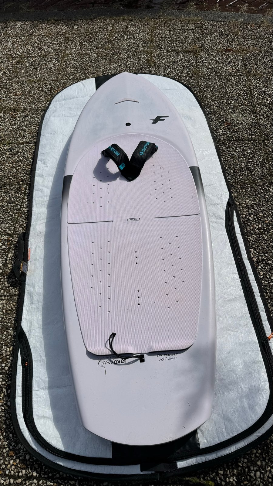 Foto 10 van F-One Rocket Wing Crossover 2026  5'10 105L ZGAN
