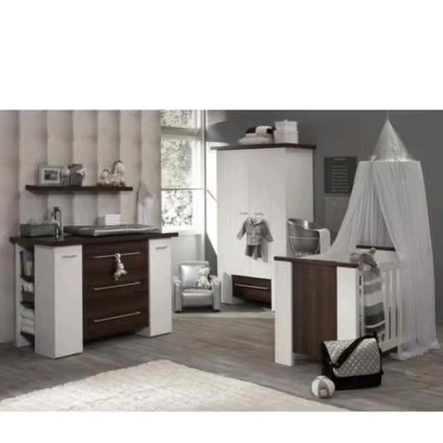 Complete babykamer TWF Turijn: ledikant, kast en commode, Kinderen en Baby's, Kinderkamer | Complete kinderkamers, Ophalen, Zo goed als nieuw