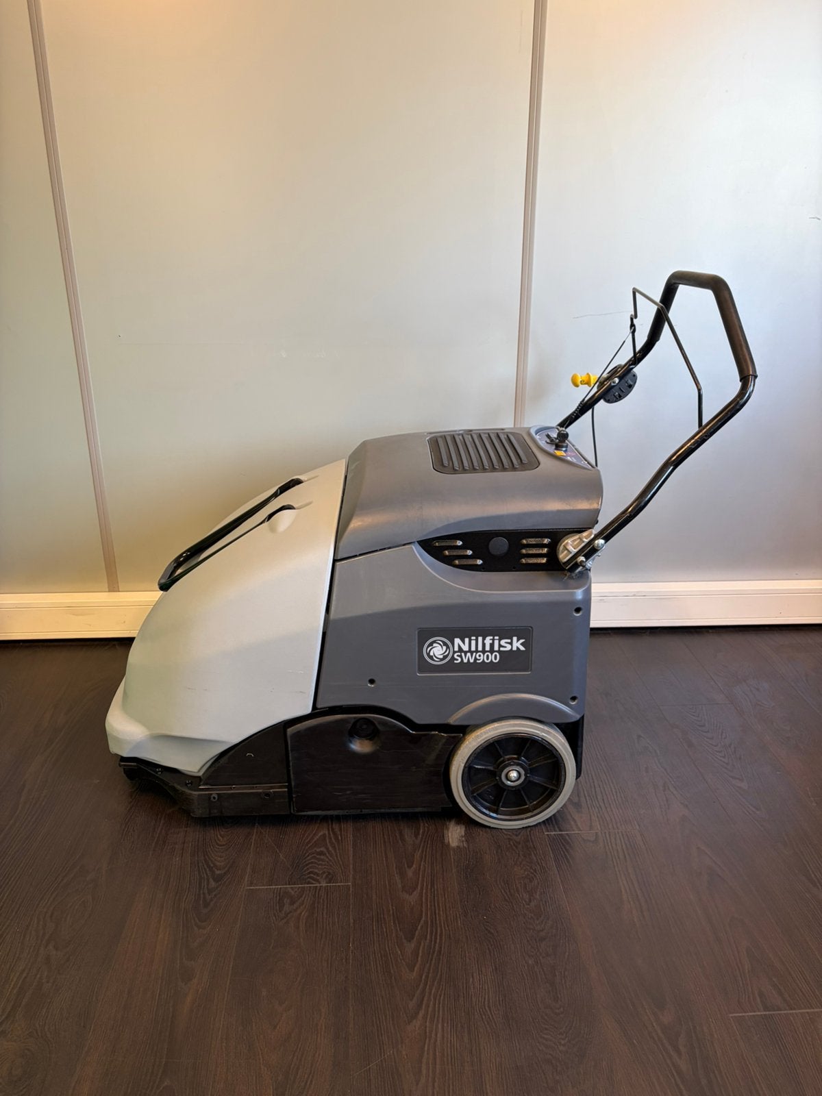 Veegmachine | Nilfisk SW900 | Binnen & Buiten, Ophalen of Verzenden, Gebruikt, Nilfisk