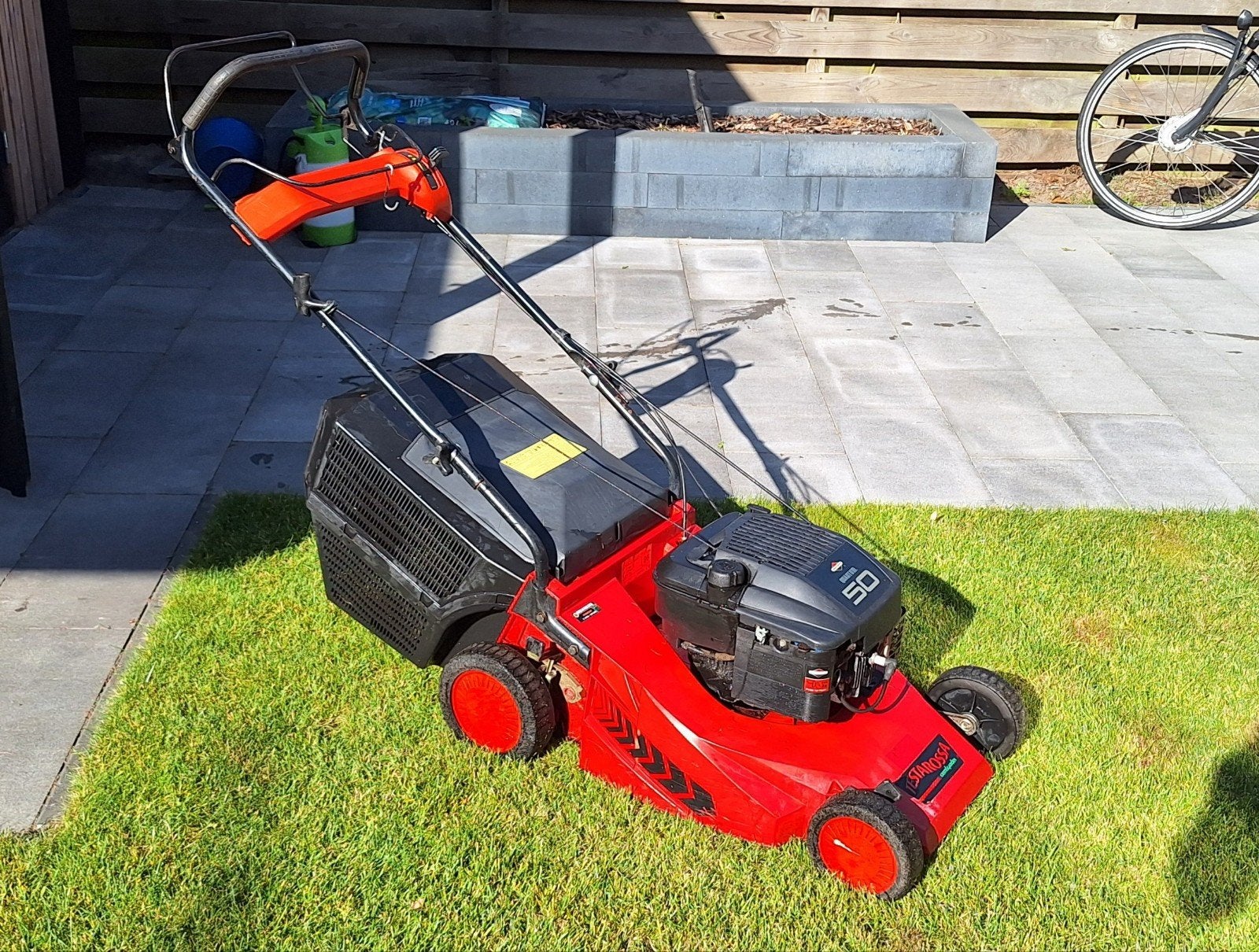 Castelgarden T 484 TR Benzine Grasmaaier - Goed Onderhouden, Tuin en Terras, Grasmaaiers, Ophalen, Cirkelmaaier, Gebruikt, Opvangbak