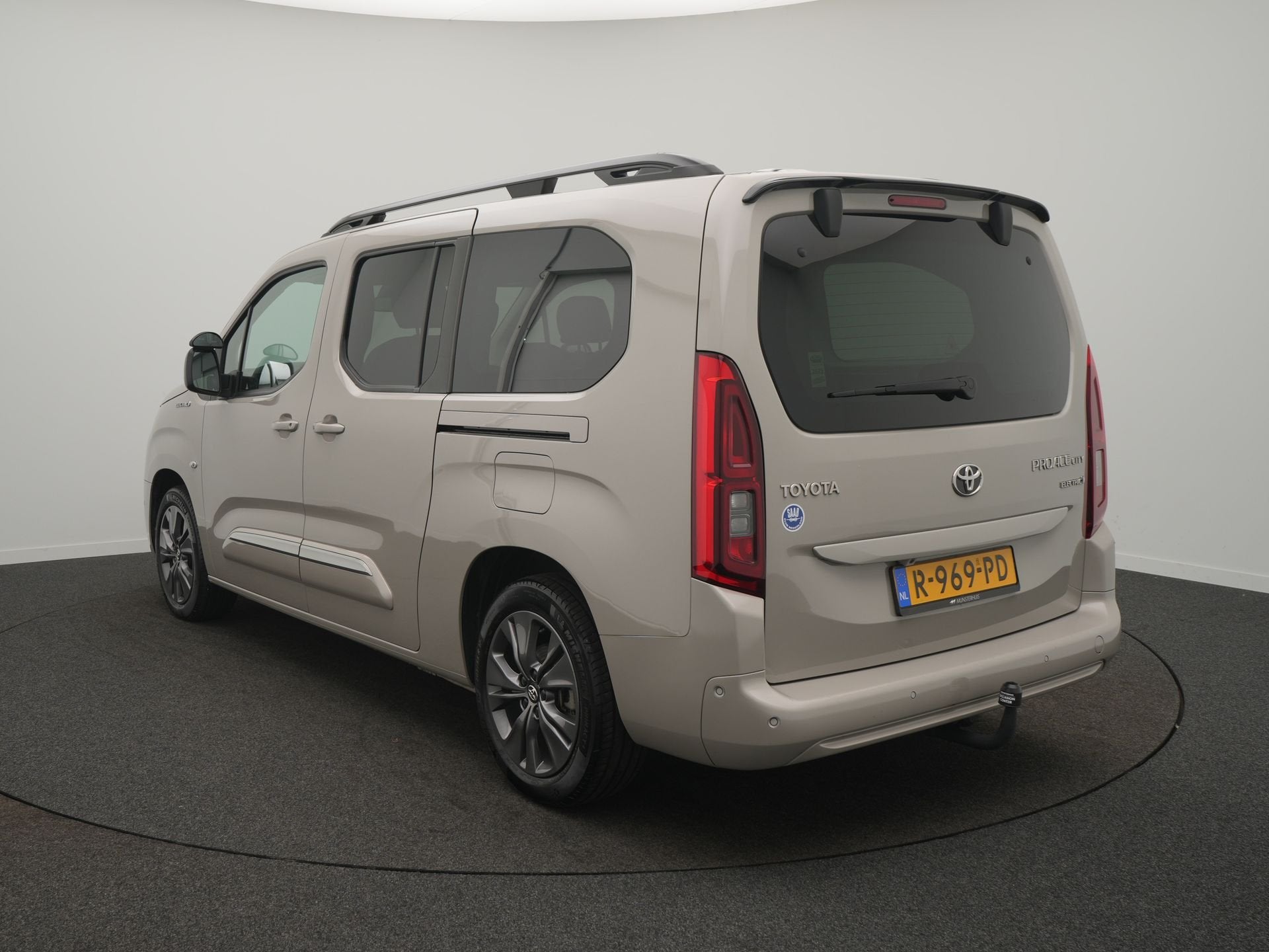 Toyota PROACE CITY Verso Electric Dynamic Long 50 kWh - Voll, 136 pk, Gebruikt, Overige carrosserieën, Automatische klimaatregeling