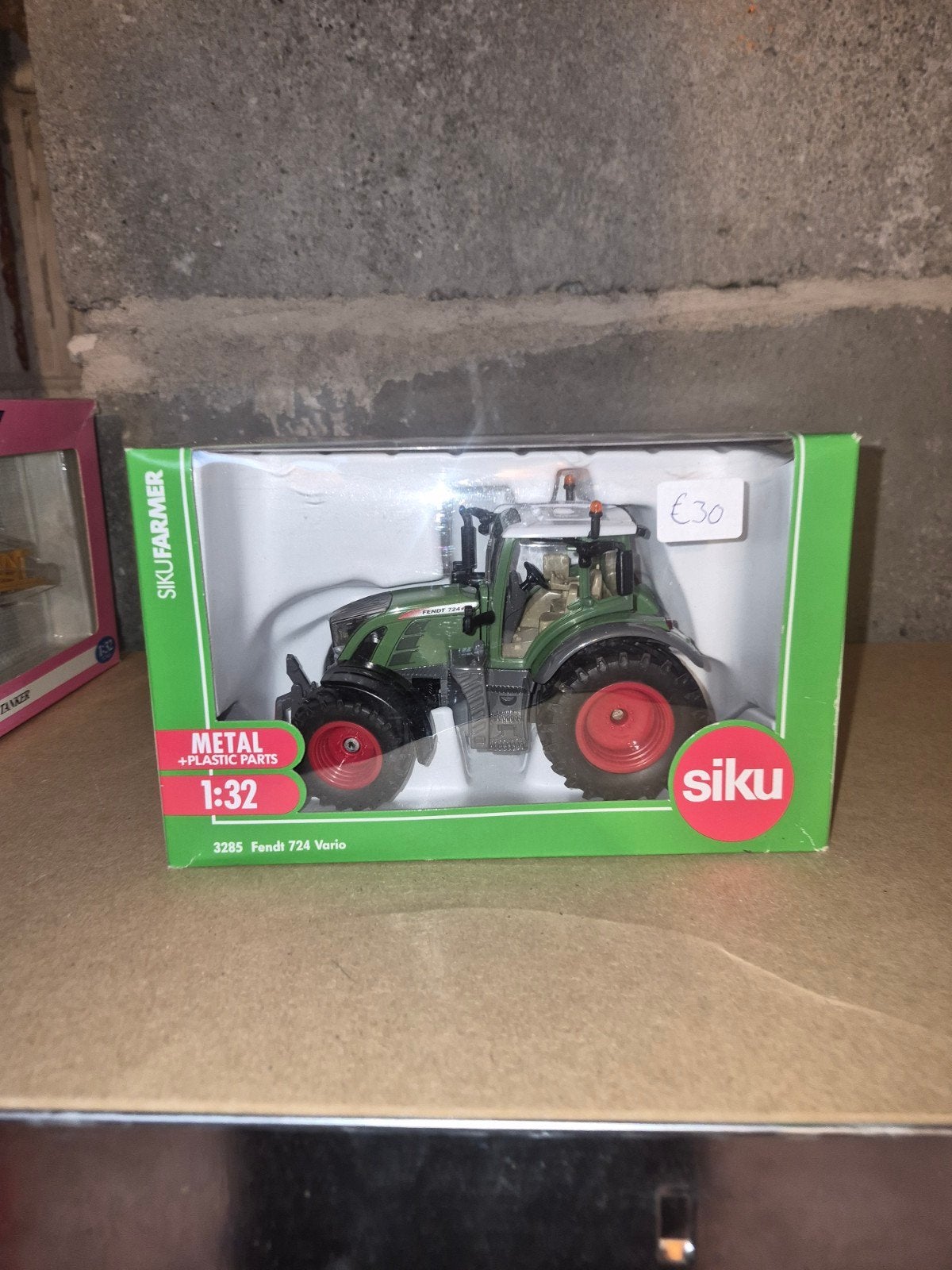 Siku Farmer Fendt 724 Vario Tractor 1:32 - Nieuw in doos, Info@siku.de, Siku GmbH, Frankfurter Str. 72, 58511 Lüdenscheid, Duitsland