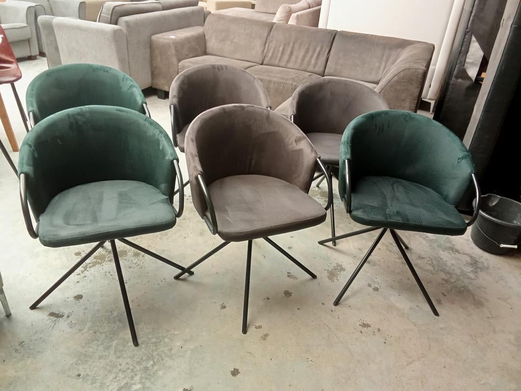 Eetkamerstoelen ribstof  draaibaar nu €15,- ps, Huis en Inrichting, Stoelen, Gebruikt, ., Ophalen of Verzenden, .