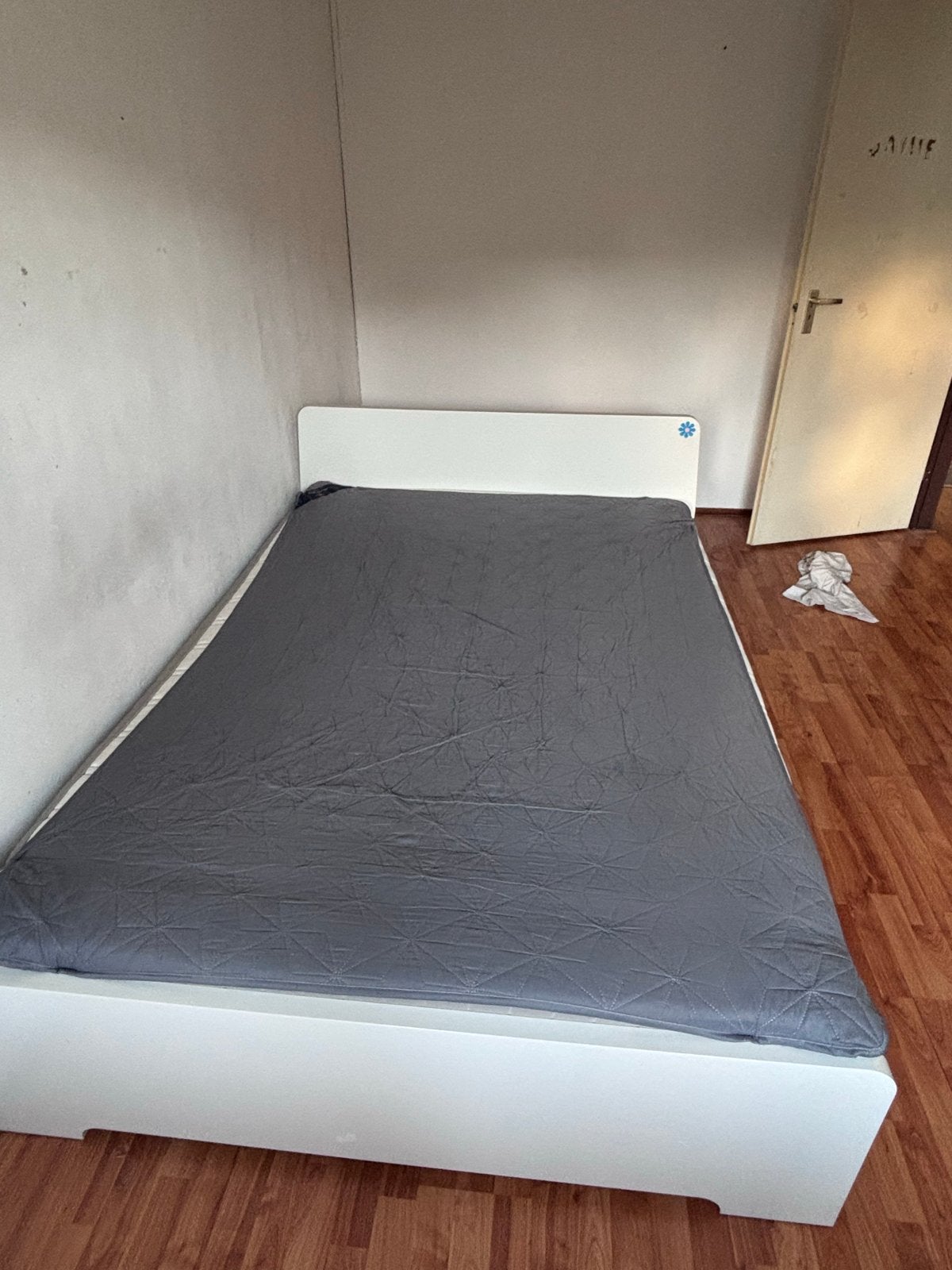 Wit eenpersoonsbed met lattenbodem, Gebruikt, 90 cm, Eenpersoons, Wit