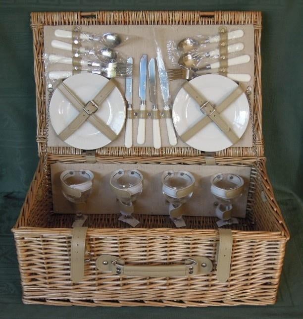 4-Persoons rieten picknickmand, Ophalen of Verzenden, Zo goed als nieuw