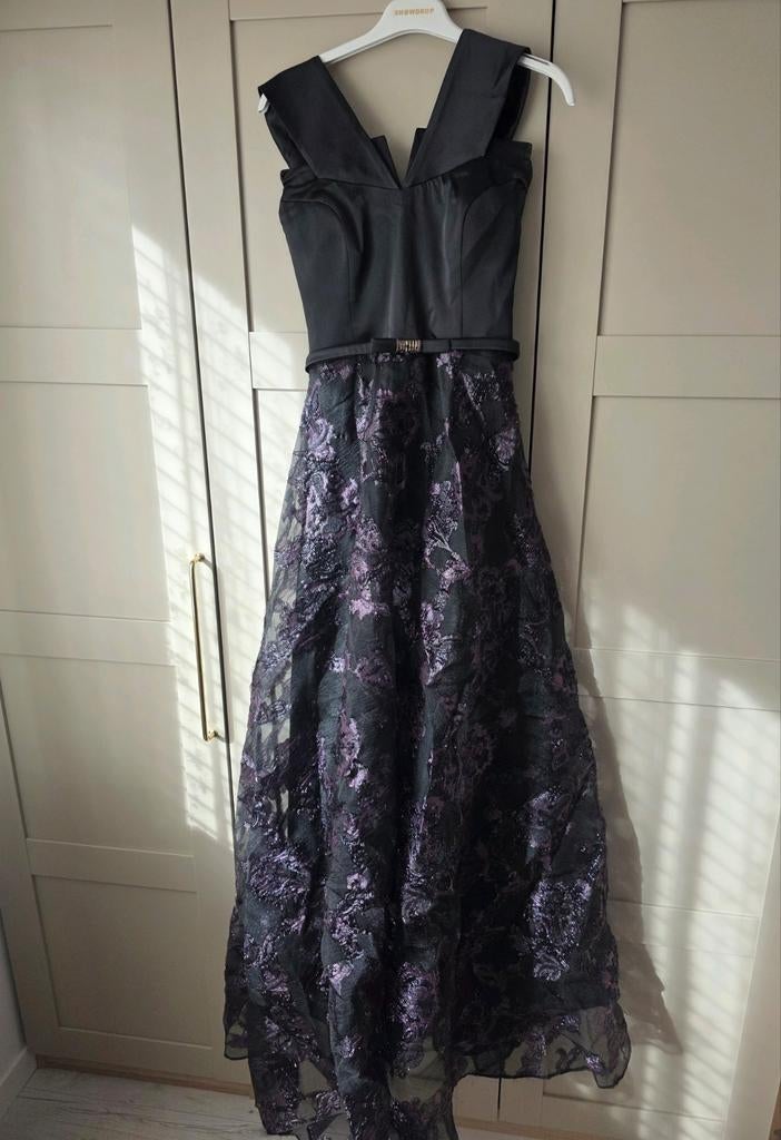 Elegante Galajurk met Paarse Brokaat Details, Galajurk, Zwart, Ophalen of Verzenden, Maat 34 (XS) of kleiner