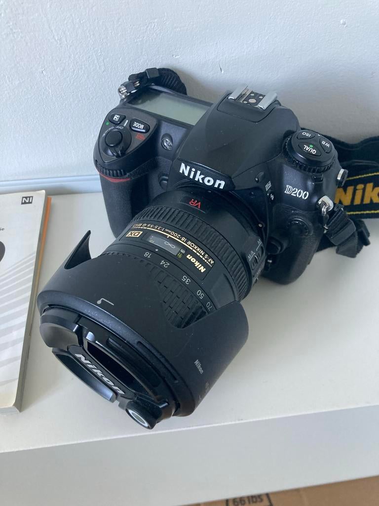 Nikon D200 met 18-200 AF-S DX VR Zoomlens, Audio, Tv en Foto, Fotocamera's Digitaal, Ophalen, Gebruikt, Spiegelreflex, Nikon