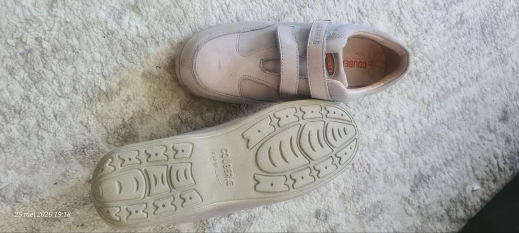 Damesschoenen te koop., Kleding | Dames, Schoenen, Ophalen of Verzenden, Zo goed als nieuw, Sneakers of Gympen