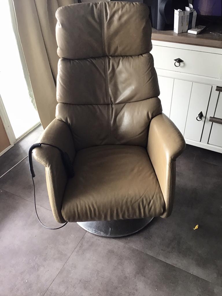 Te koop sta-op stoel, Ophalen, Leer, Zo goed als nieuw, 75 tot 100 cm