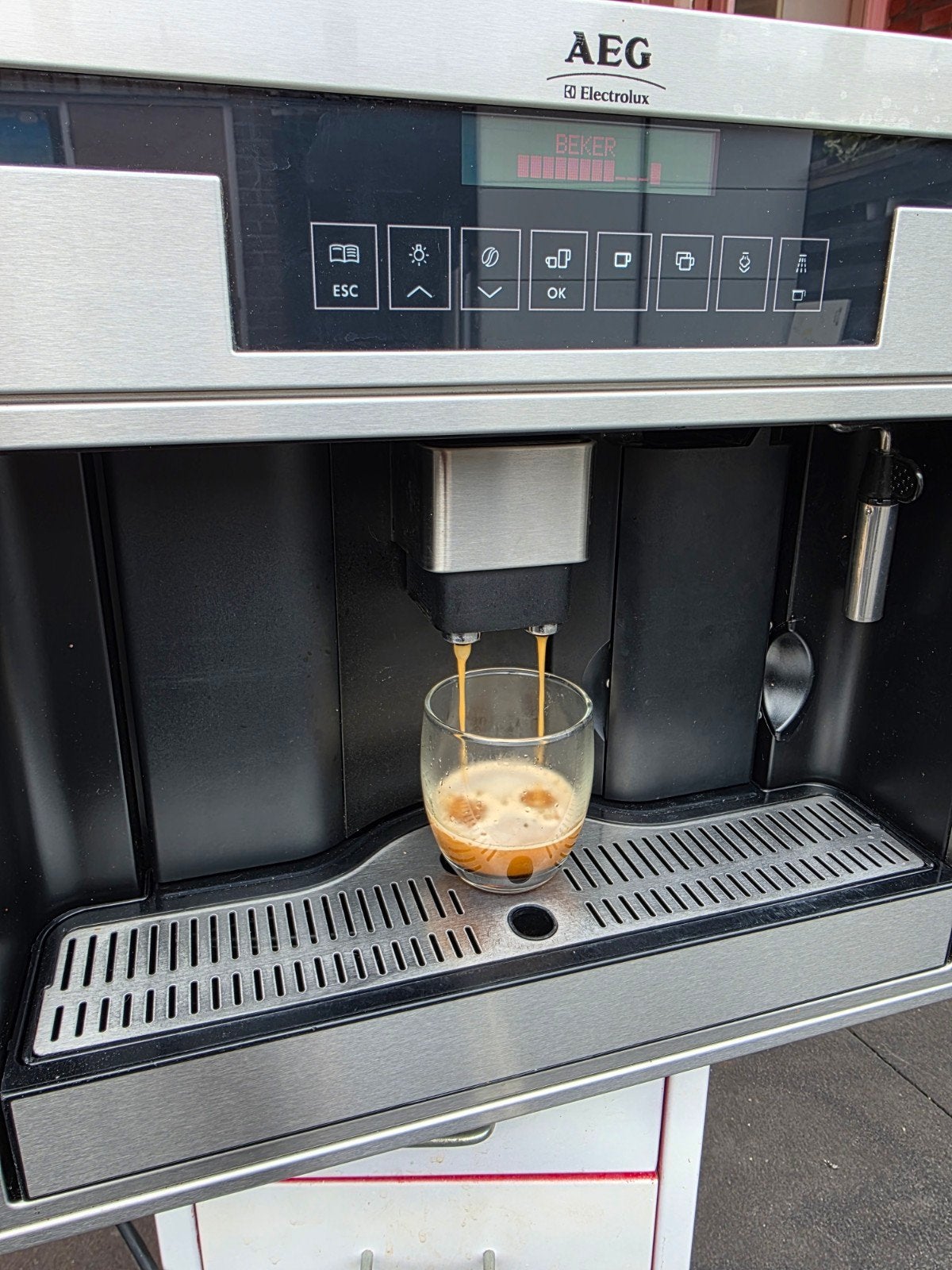 AEG Inbouw Koffiezetapparaat - 38x60cm - Werkt Perfect, Ophalen, Koffiemachine, Koffiebonen, Zo goed als nieuw