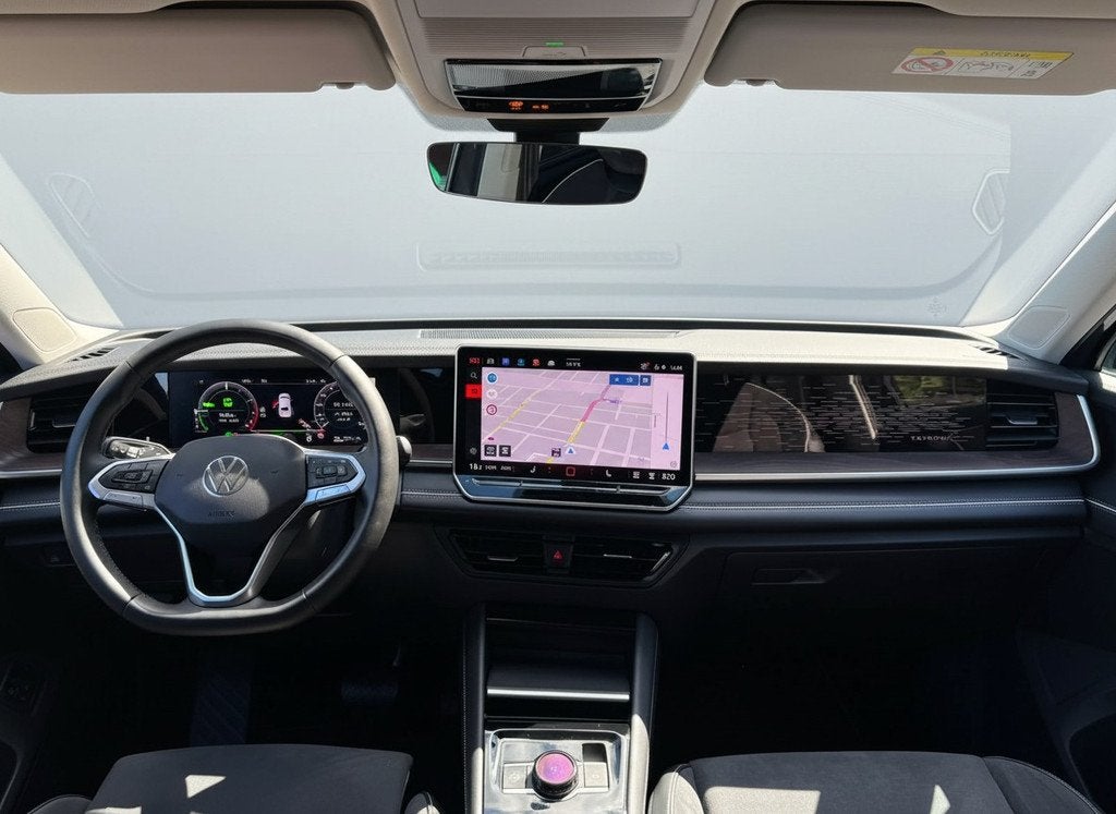 Volkswagen Tayron 1.5 eHybrid PHEV 204PK ELEGANCE 360CAMERA/, Auto's, Volkswagen, 12 maanden, Zwart, 4 cilinders, Leder en Stof