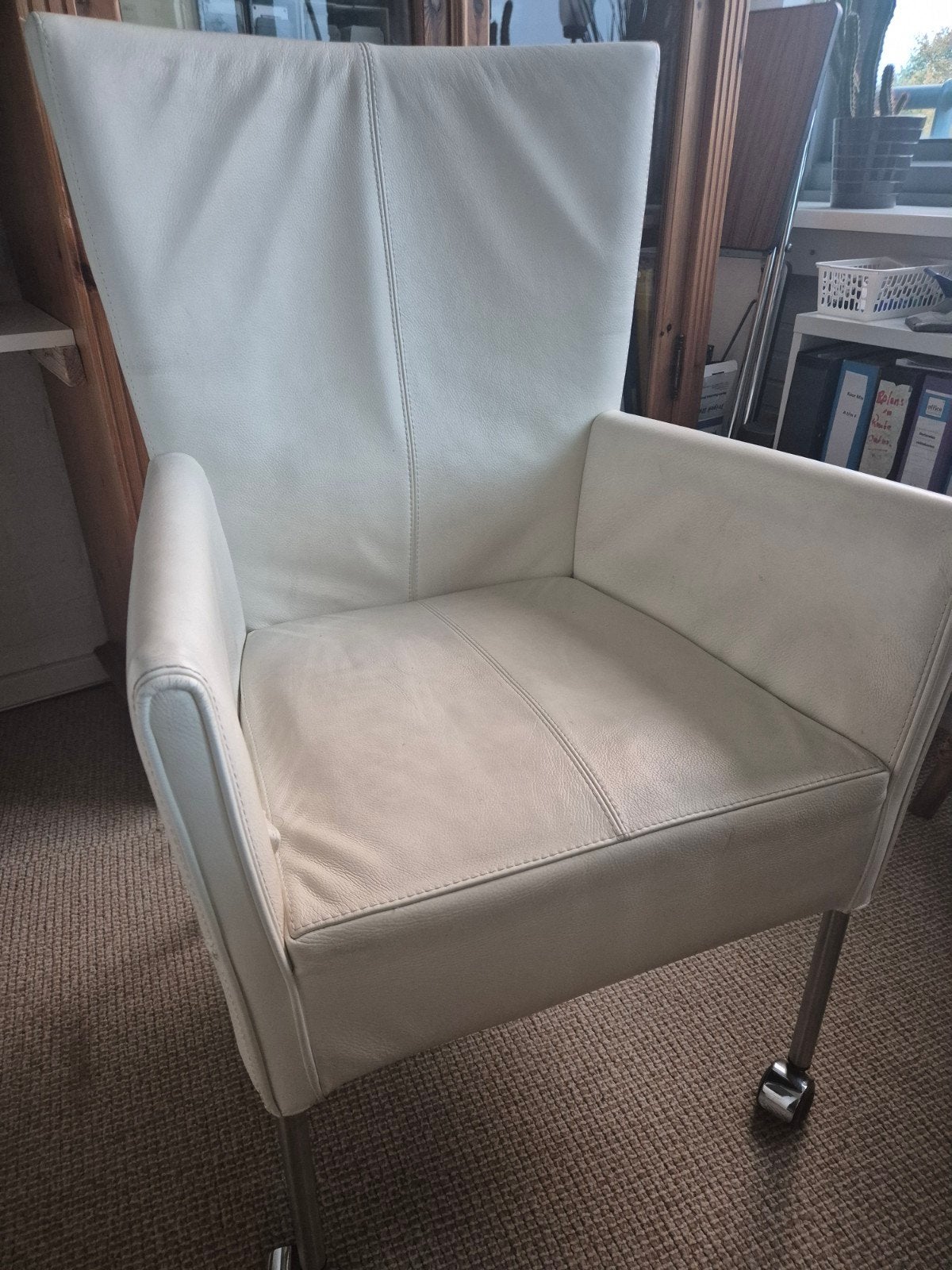 4x Wit Lederen Eetkamerstoelen op Wieltjes, Ophalen, Gebruikt, Wit, Leer