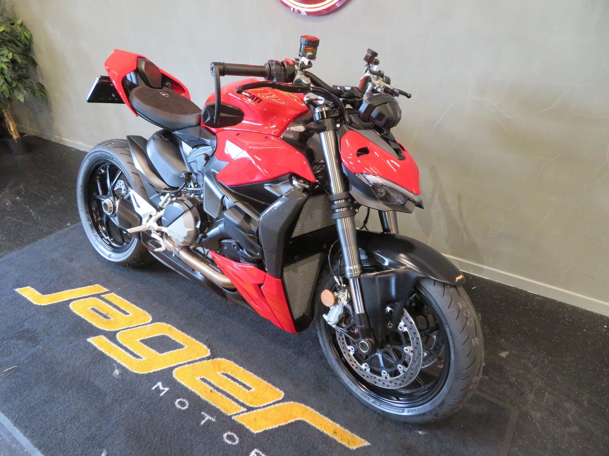 Ducati Streetfighter V2 1E EIG NIEUWSTAAT, 995 cc, Naked bike, Gebruikt, Bedrijf