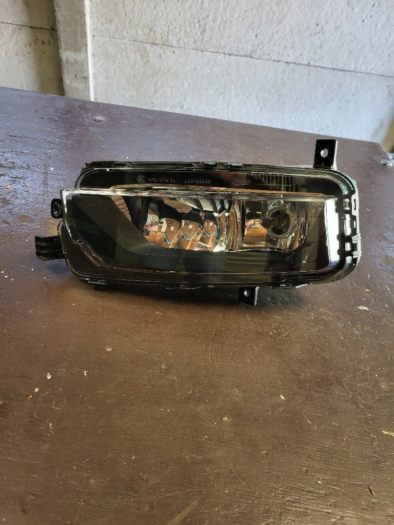 Mistlamp linksvoor VW transporter T6 (2019), Auto-onderdelen, Ophalen of Verzenden, Gebruikt, Volkswagen