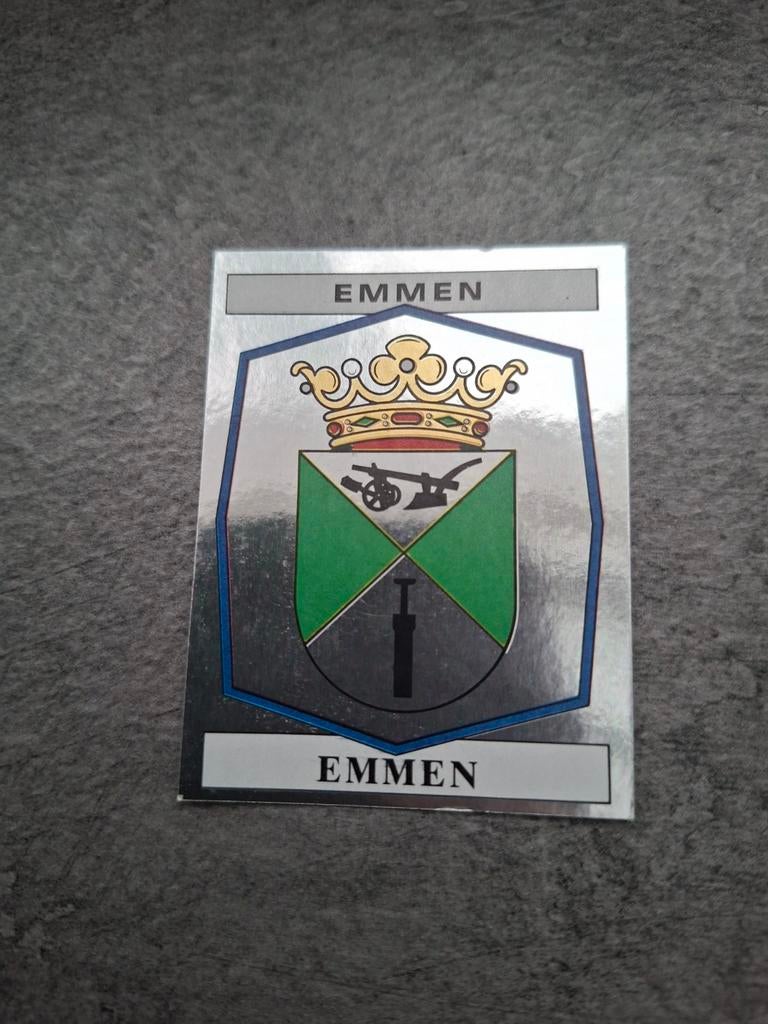 Panini sticker Voetbal 88. Embleem Emmen., Verzenden, Zo goed als nieuw, Sticker