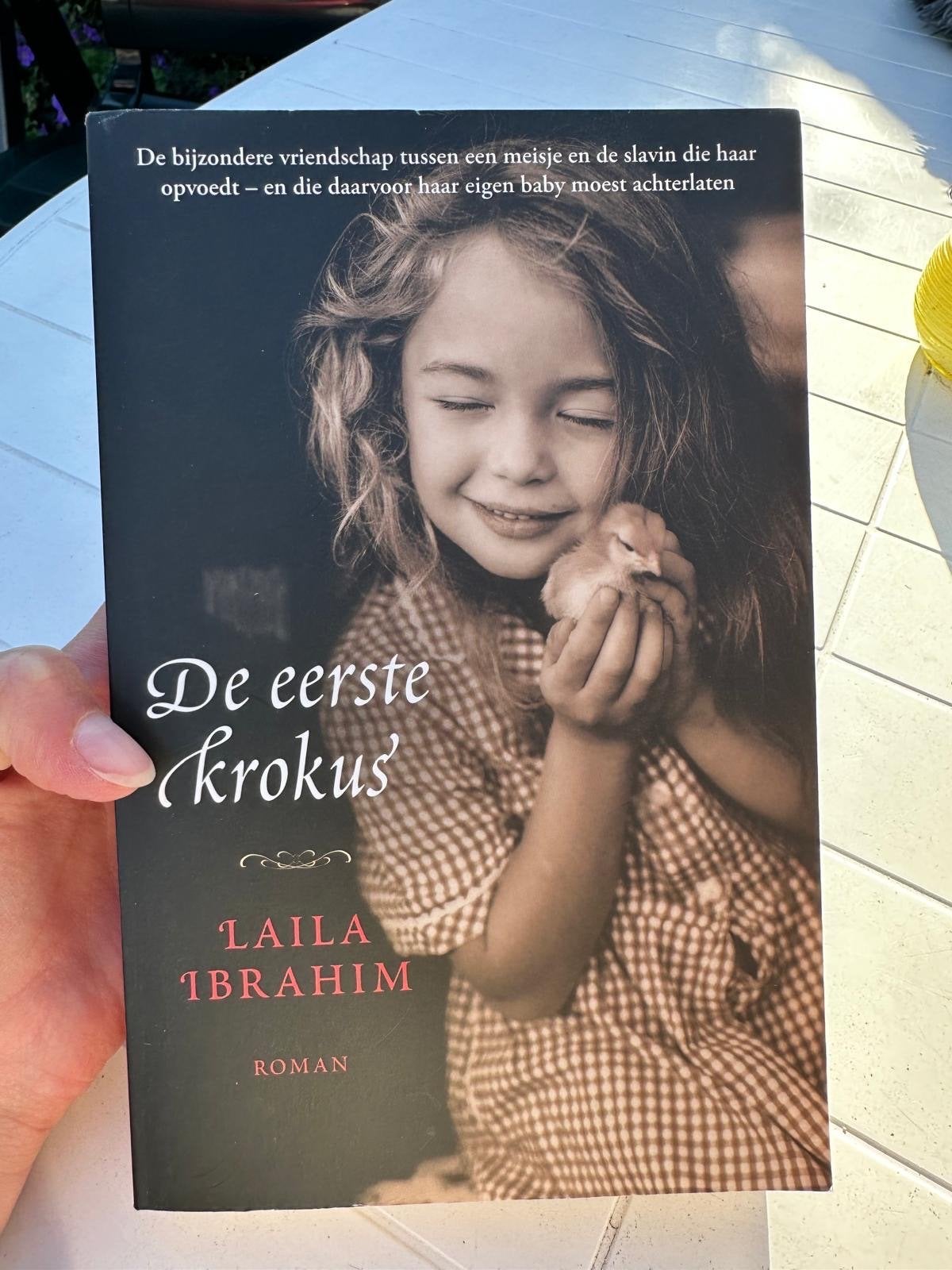 De eerste krokus - Laila Ibrahim (Roman), Ophalen of Verzenden, Zo goed als nieuw, Nederland
